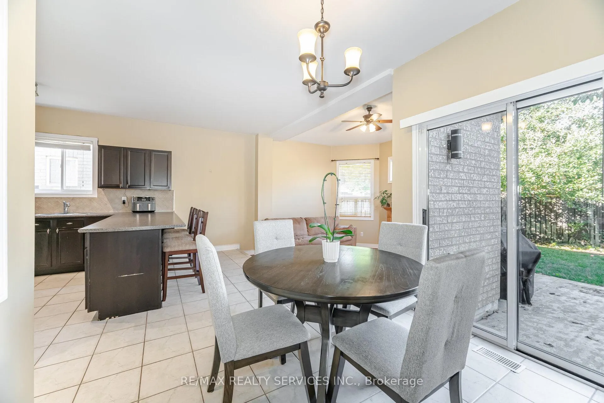 Photo 15 of 5 Melrose Gardens, Brampton, Snelgrove — HOMEH