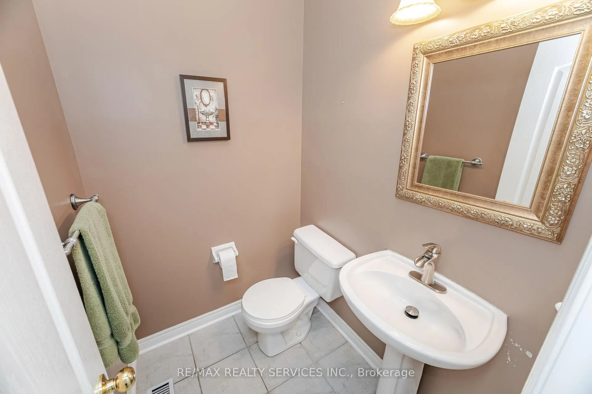 Photo 22 of 5 Melrose Gardens, Brampton, Snelgrove — HOMEH