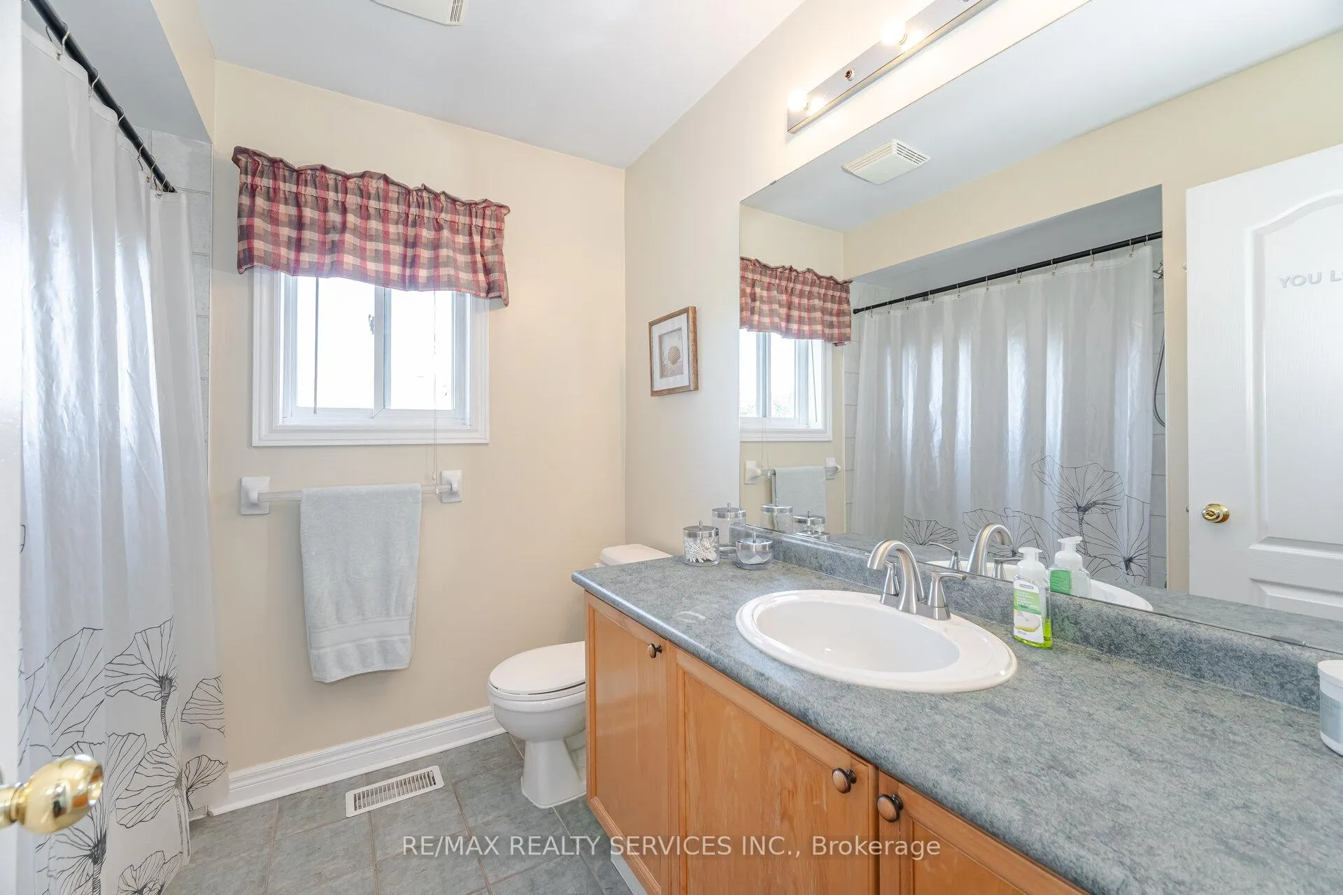 Photo 36 of 5 Melrose Gardens, Brampton, Snelgrove — HOMEH