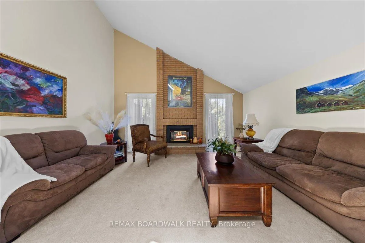 Photo 6 of 13 Pommel Crescent, Ottawa, Kanata - Bridlewood — HOMEH