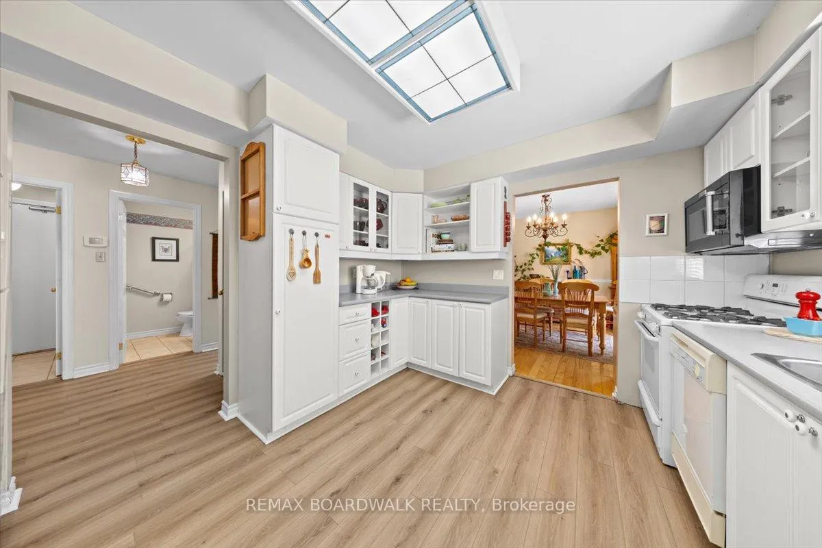 Photo 12 of 13 Pommel Crescent, Ottawa, Kanata - Bridlewood — HOMEH
