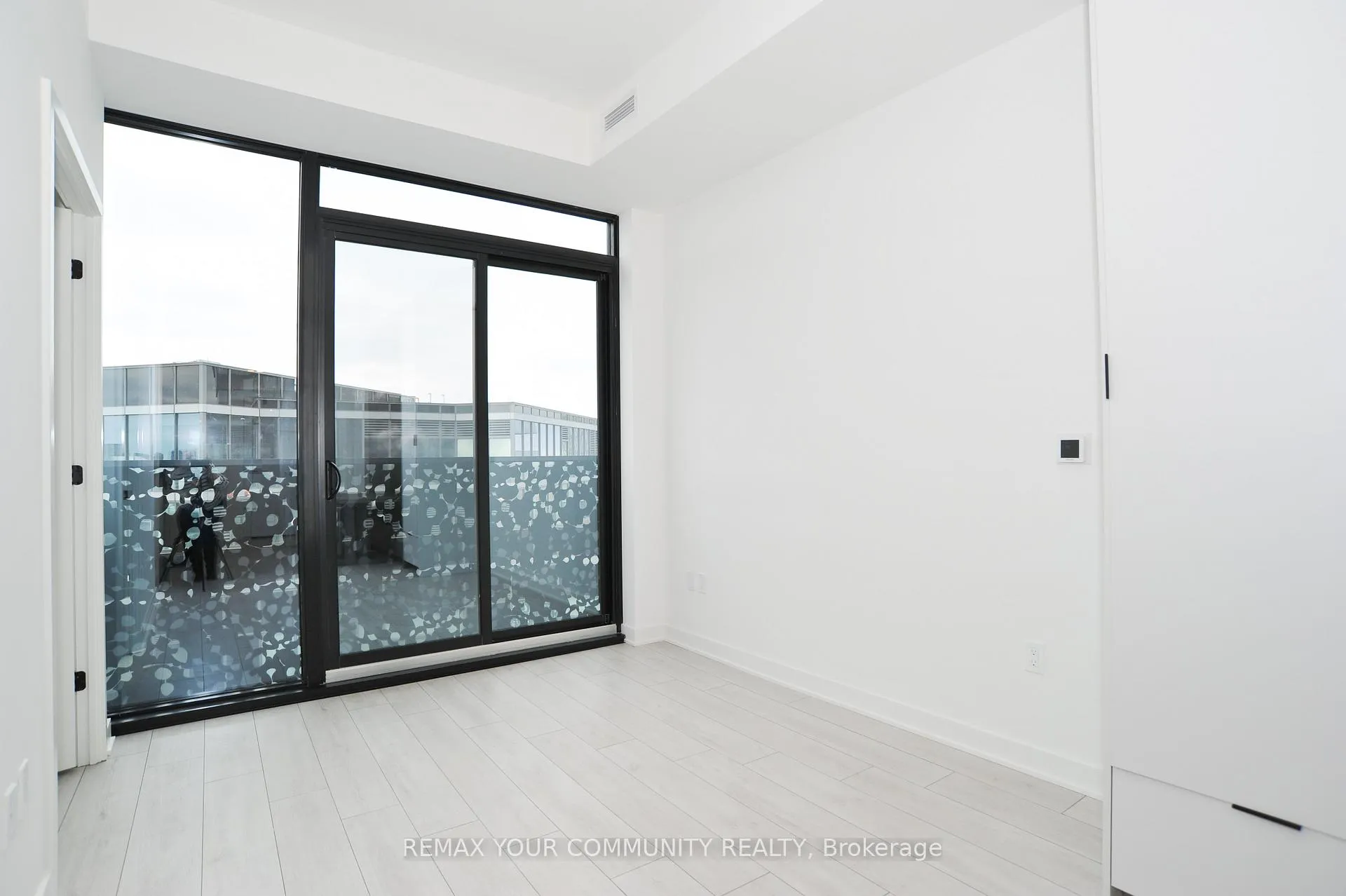 Photo 4 of Unit 4906, 55 Charles Street E, Toronto, Church-Yonge Corridor — HOMEH