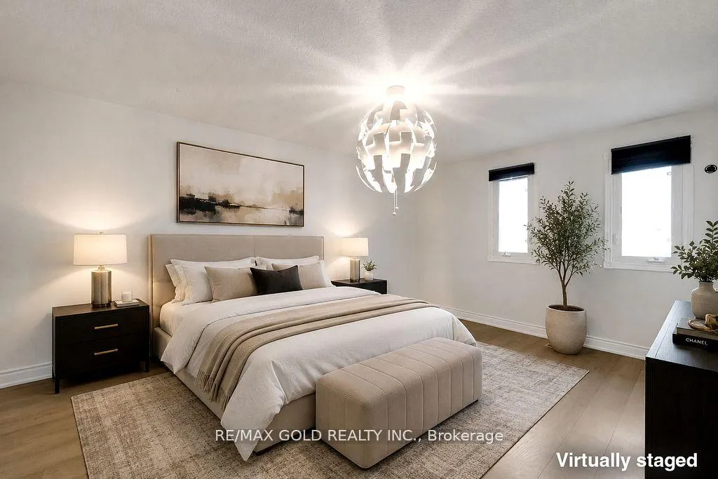 Photo 9 of 26 Dundalk Crescent, Brampton, Heart Lake West — HOMEH
