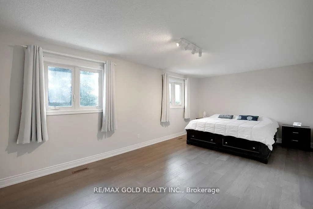 Photo 17 of 26 Dundalk Crescent, Brampton, Heart Lake West — HOMEH