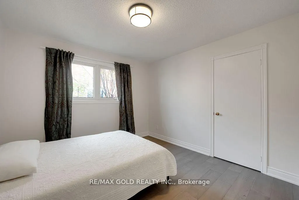 Photo 23 of 26 Dundalk Crescent, Brampton, Heart Lake West — HOMEH
