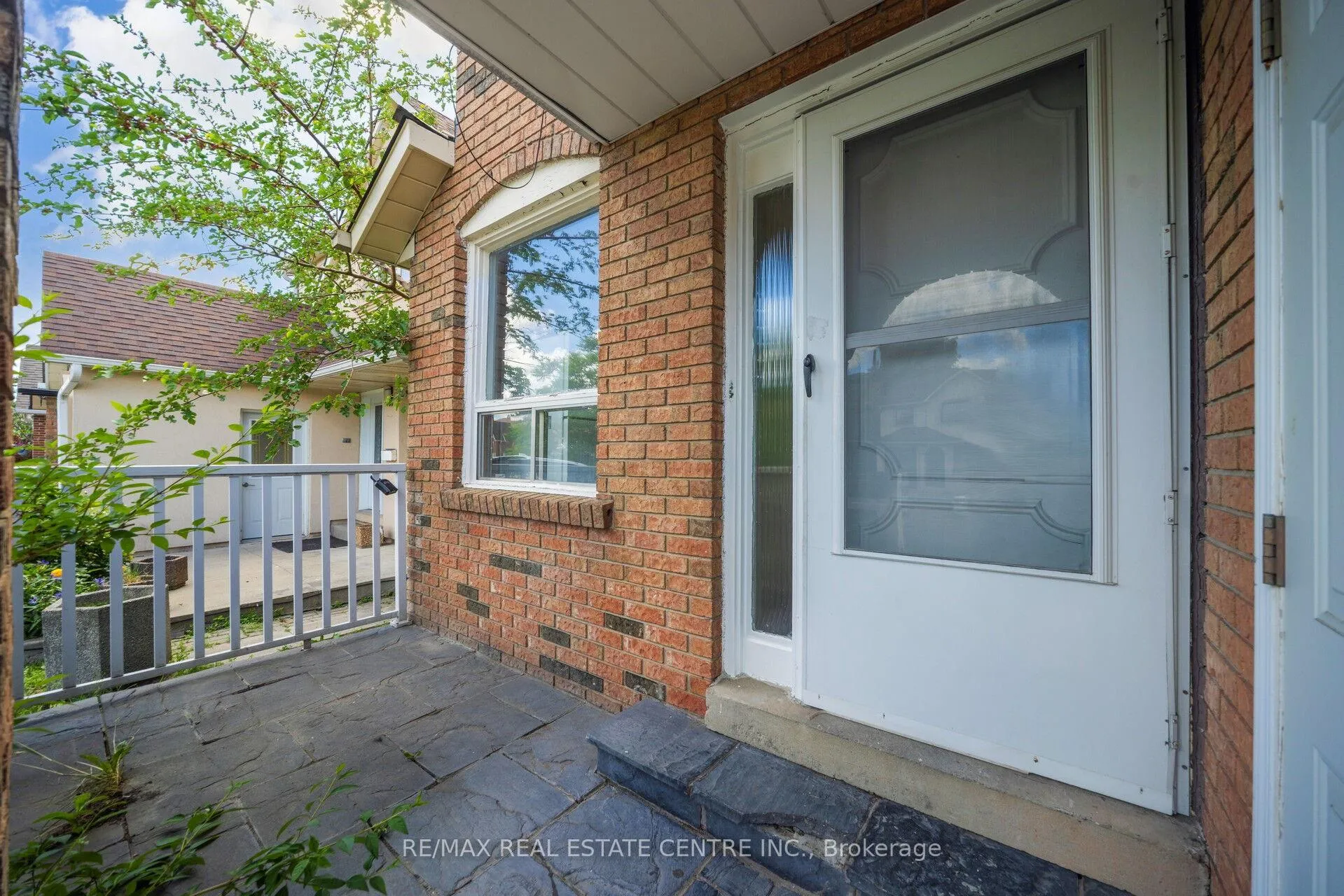 Photo 5 of 433 Hansen Road N, Brampton, Madoc — HOMEH