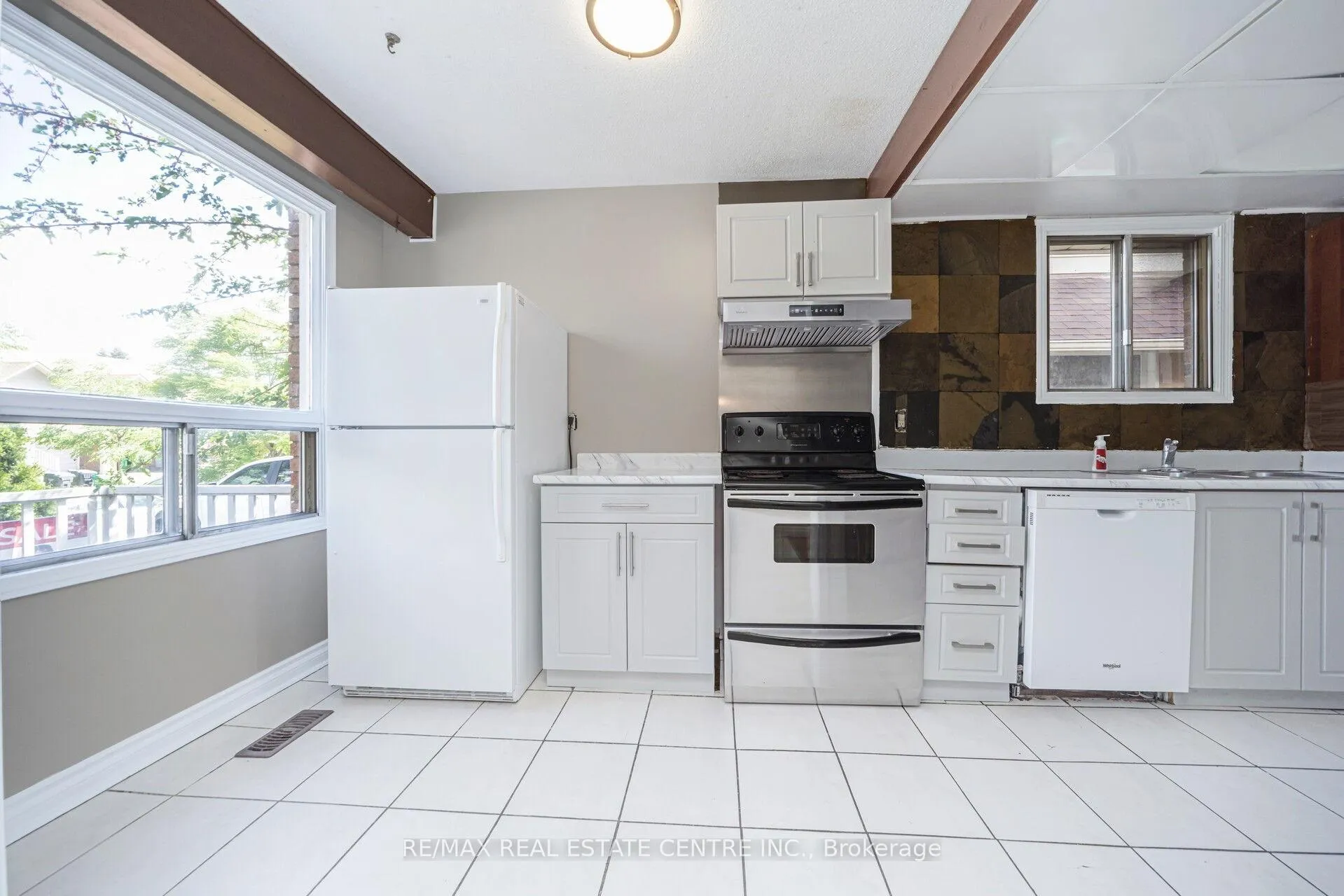 Photo 8 of 433 Hansen Road N, Brampton, Madoc — HOMEH