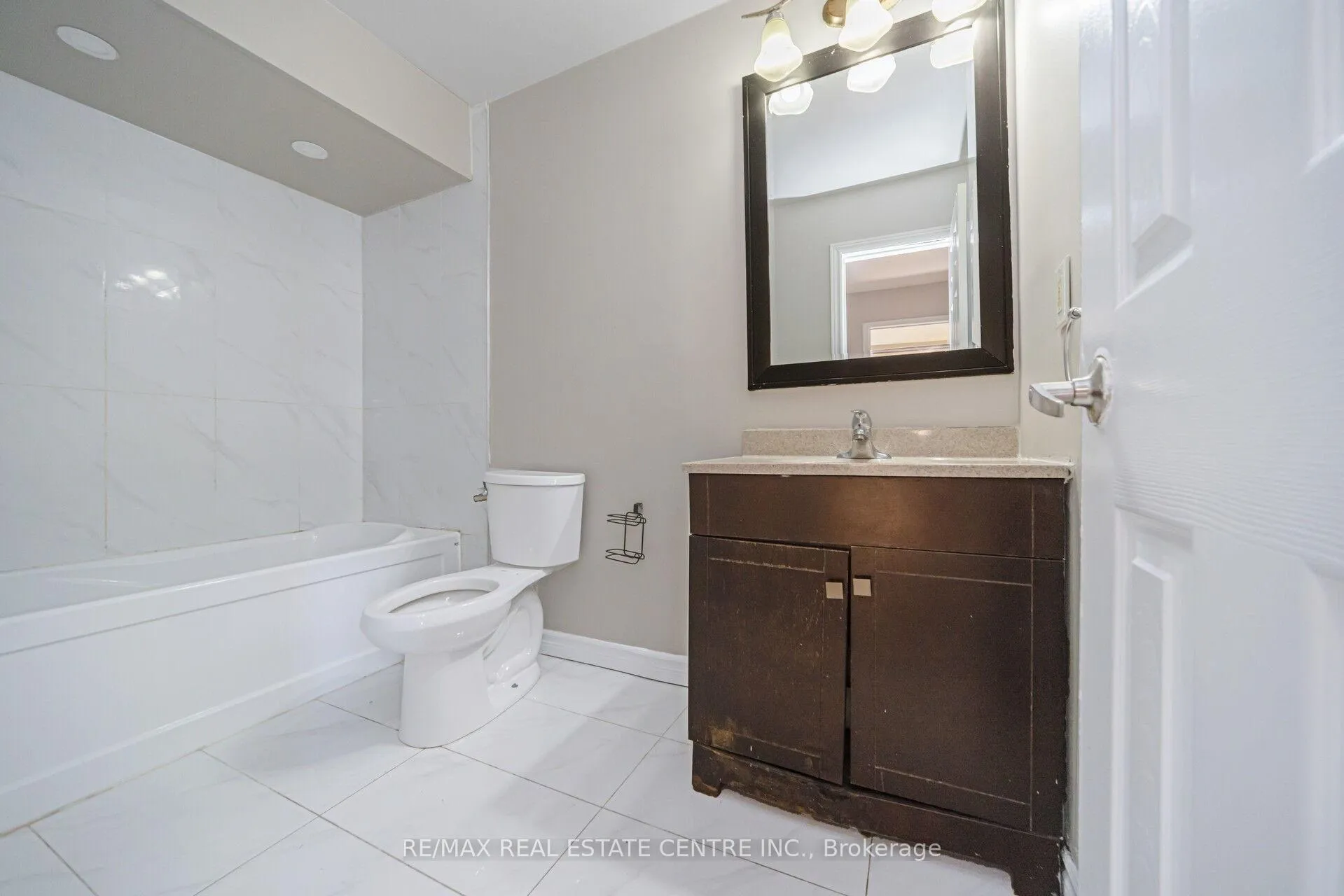 Photo 28 of 433 Hansen Road N, Brampton, Madoc — HOMEH