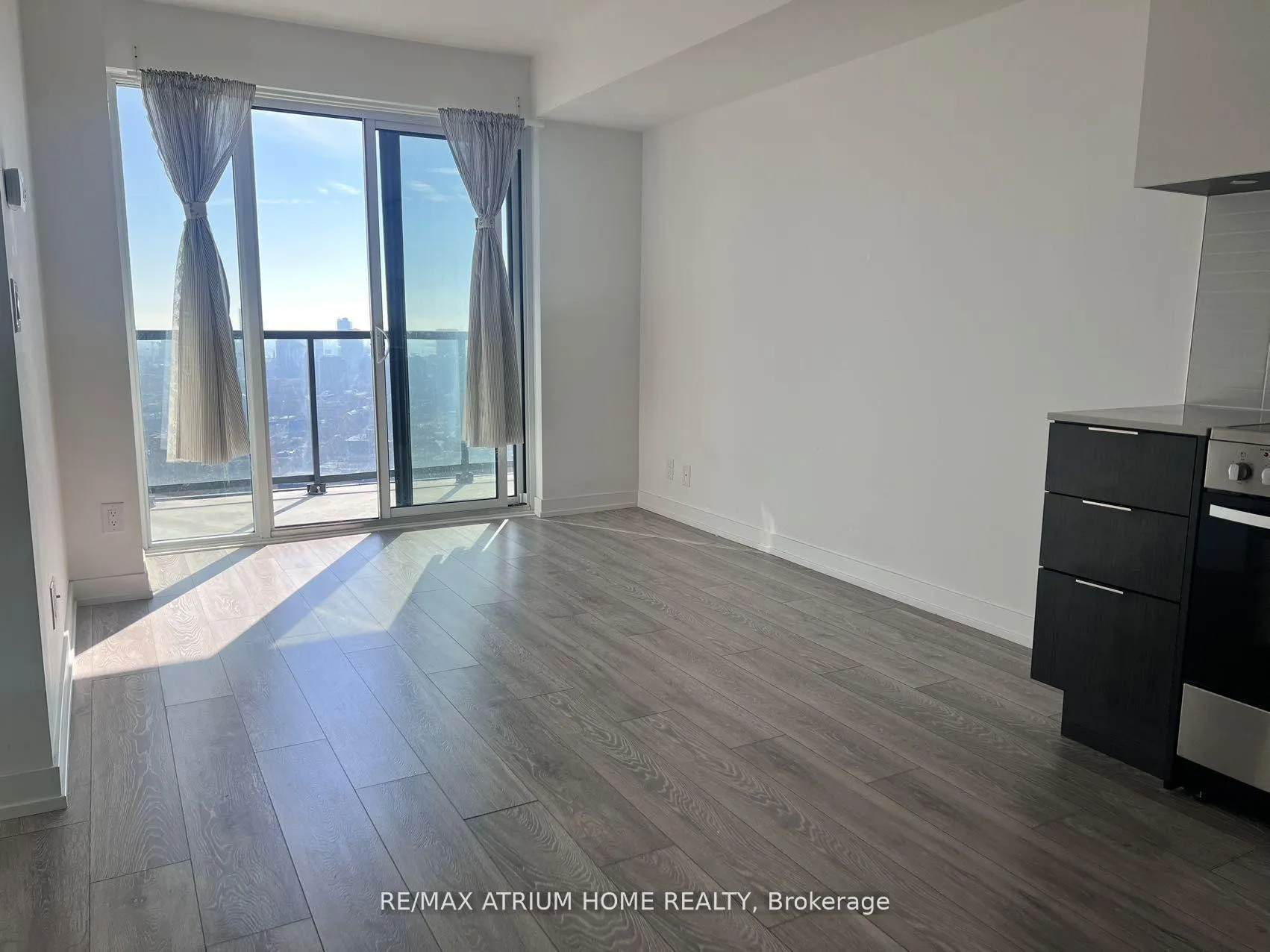 Photo 3 of Unit 2205, 159 Wellesley Street E, Toronto, Church-Yonge Corridor — HOMEH