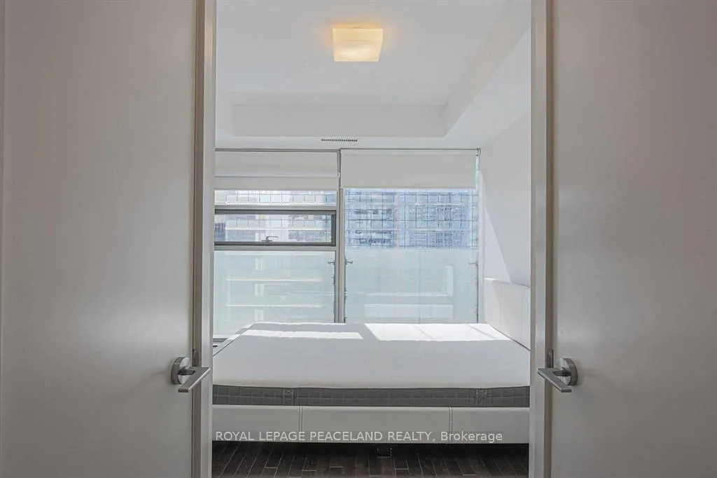 Photo 11 of Unit 1509, 12 York Street, Toronto, Waterfront Communities — HOMEH