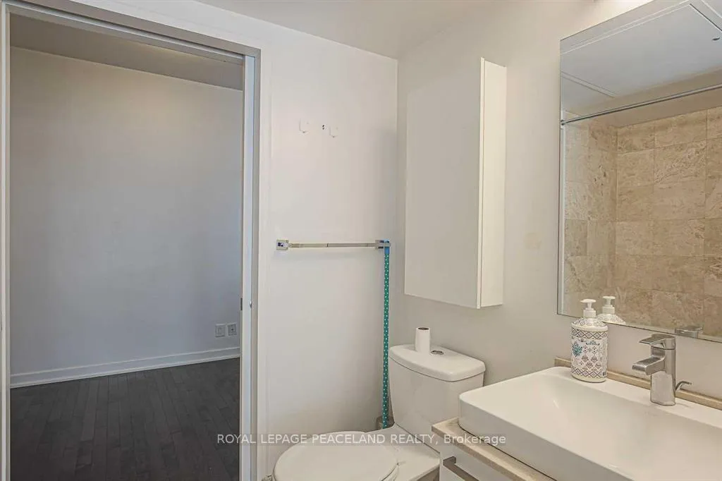 Photo 12 of Unit 1509, 12 York Street, Toronto, Waterfront Communities — HOMEH