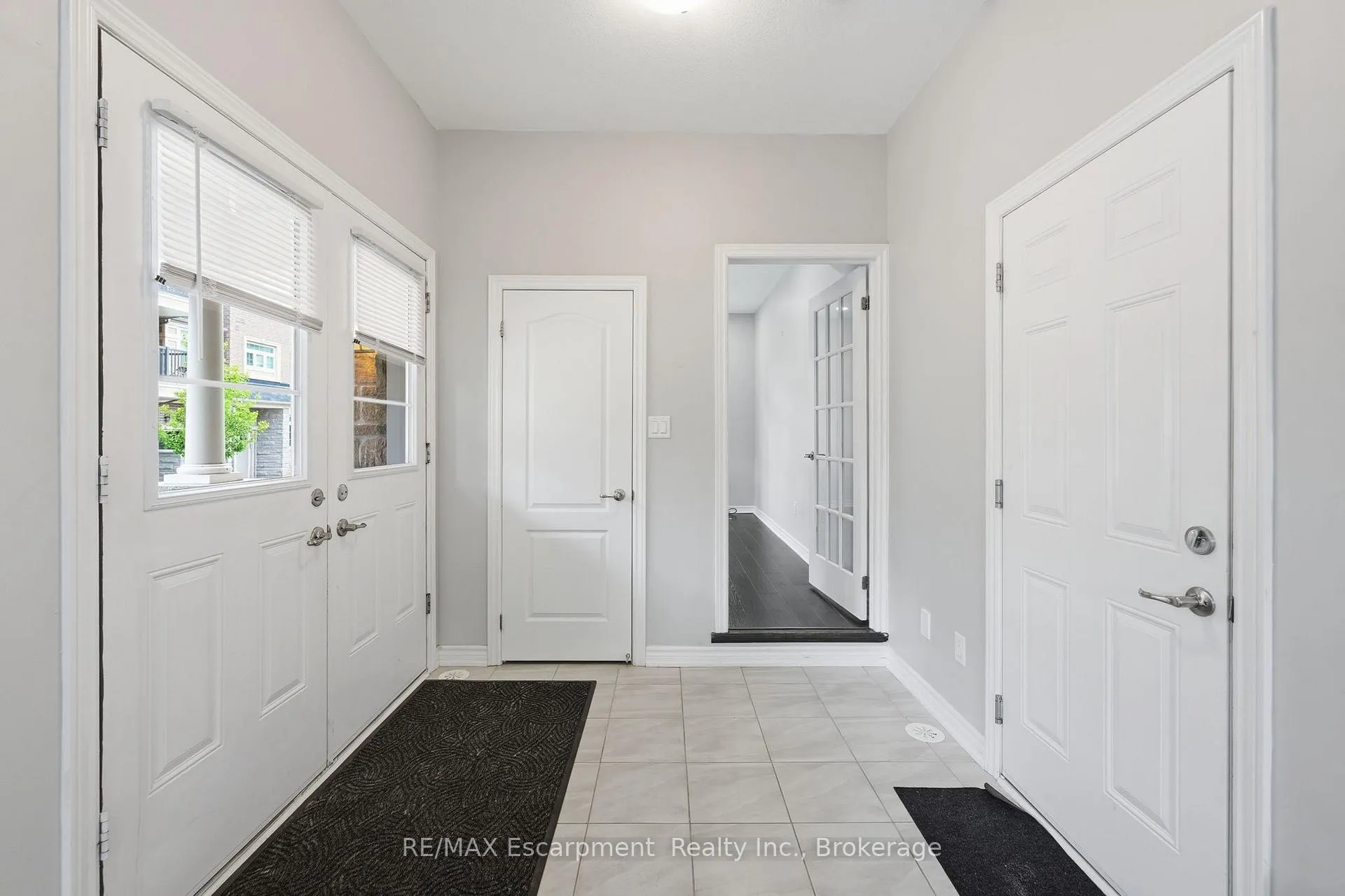 Photo 6 of 141 Borers Creek Circle, Hamilton, Waterdown — HOMEH