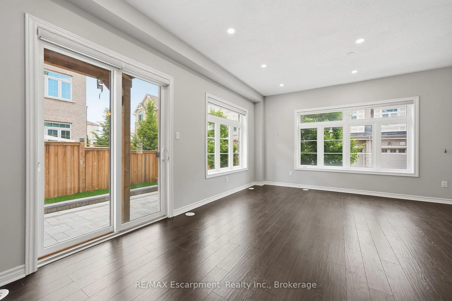 Photo 9 of 141 Borers Creek Circle, Hamilton, Waterdown — HOMEH