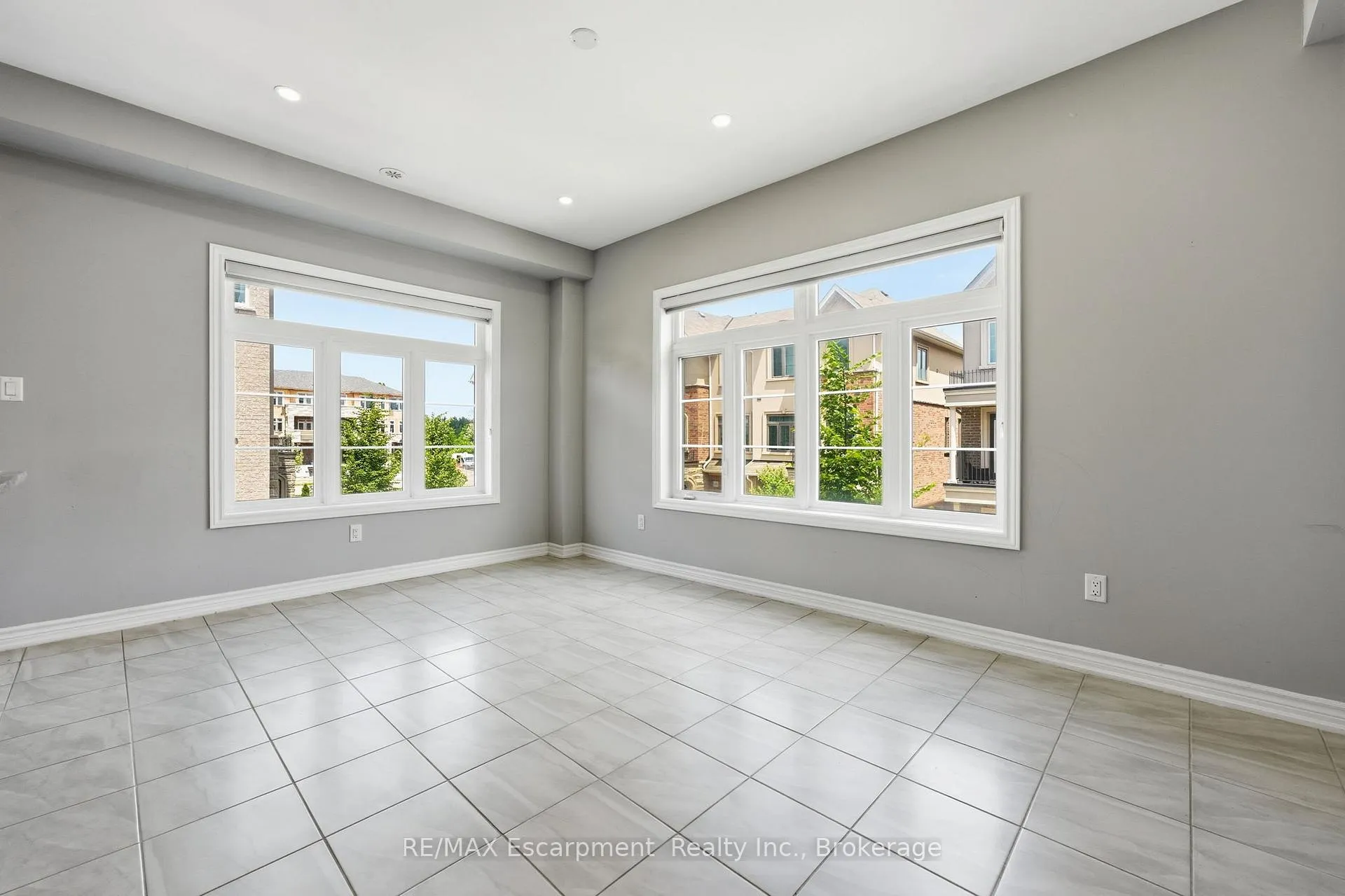 Photo 13 of 141 Borers Creek Circle, Hamilton, Waterdown — HOMEH