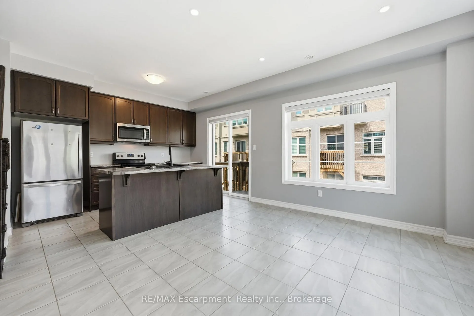 Photo 14 of 141 Borers Creek Circle, Hamilton, Waterdown — HOMEH