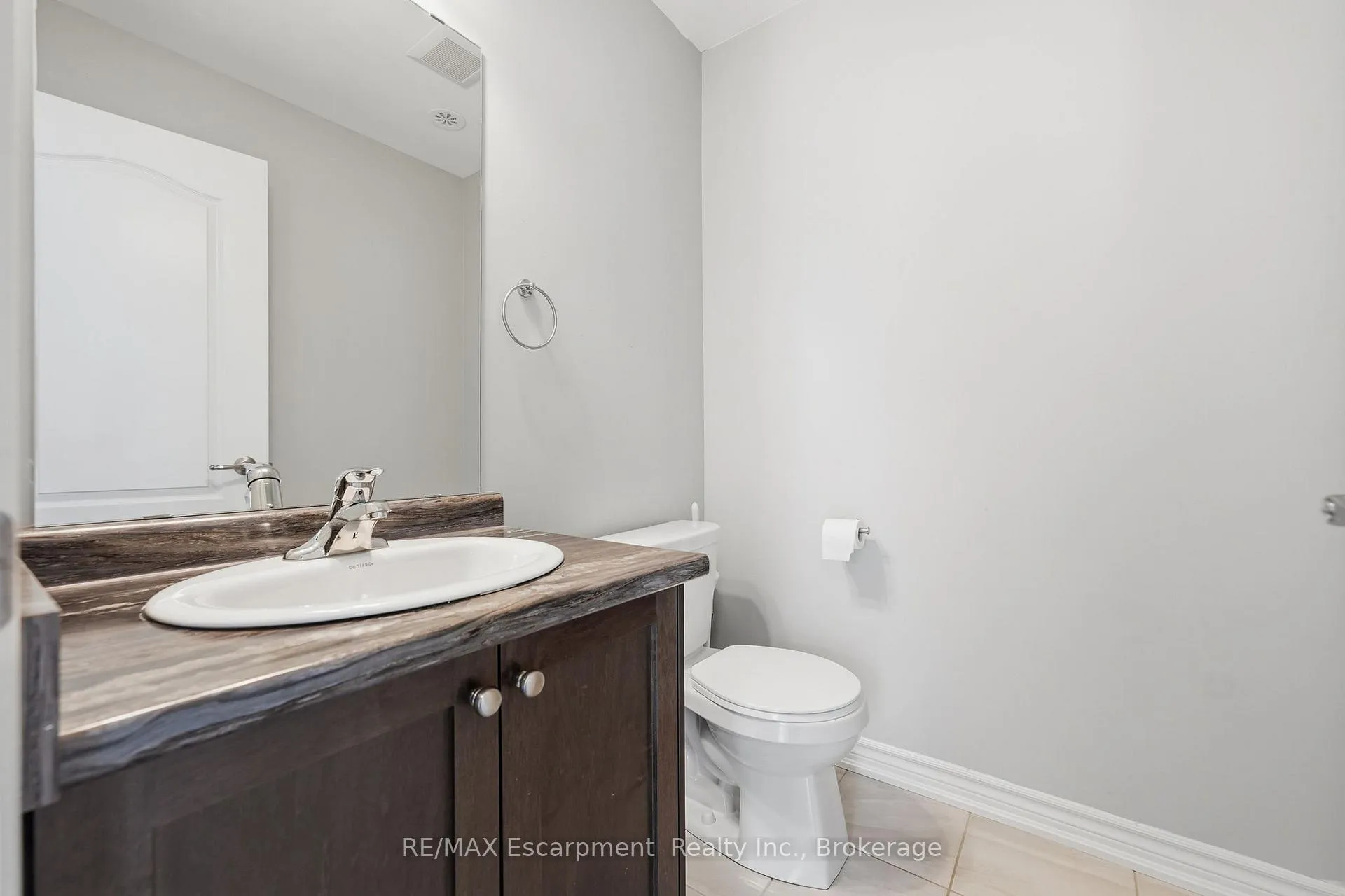 Photo 21 of 141 Borers Creek Circle, Hamilton, Waterdown — HOMEH