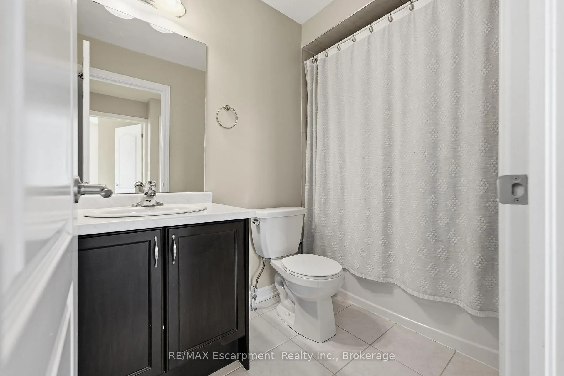 Photo 27 of 141 Borers Creek Circle, Hamilton, Waterdown — HOMEH