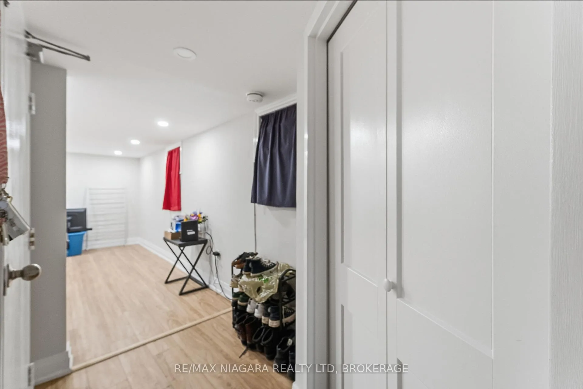 Photo 3 of Unit 6, 237 Church Street, St. Catharines, E. Chester — HOMEH