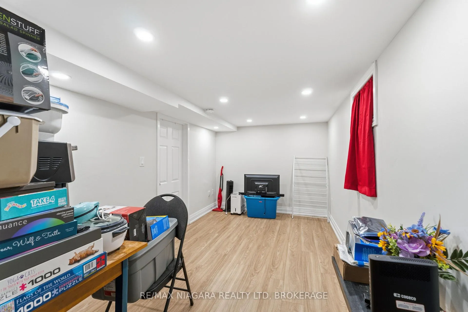 Photo 5 of Unit 6, 237 Church Street, St. Catharines, E. Chester — HOMEH