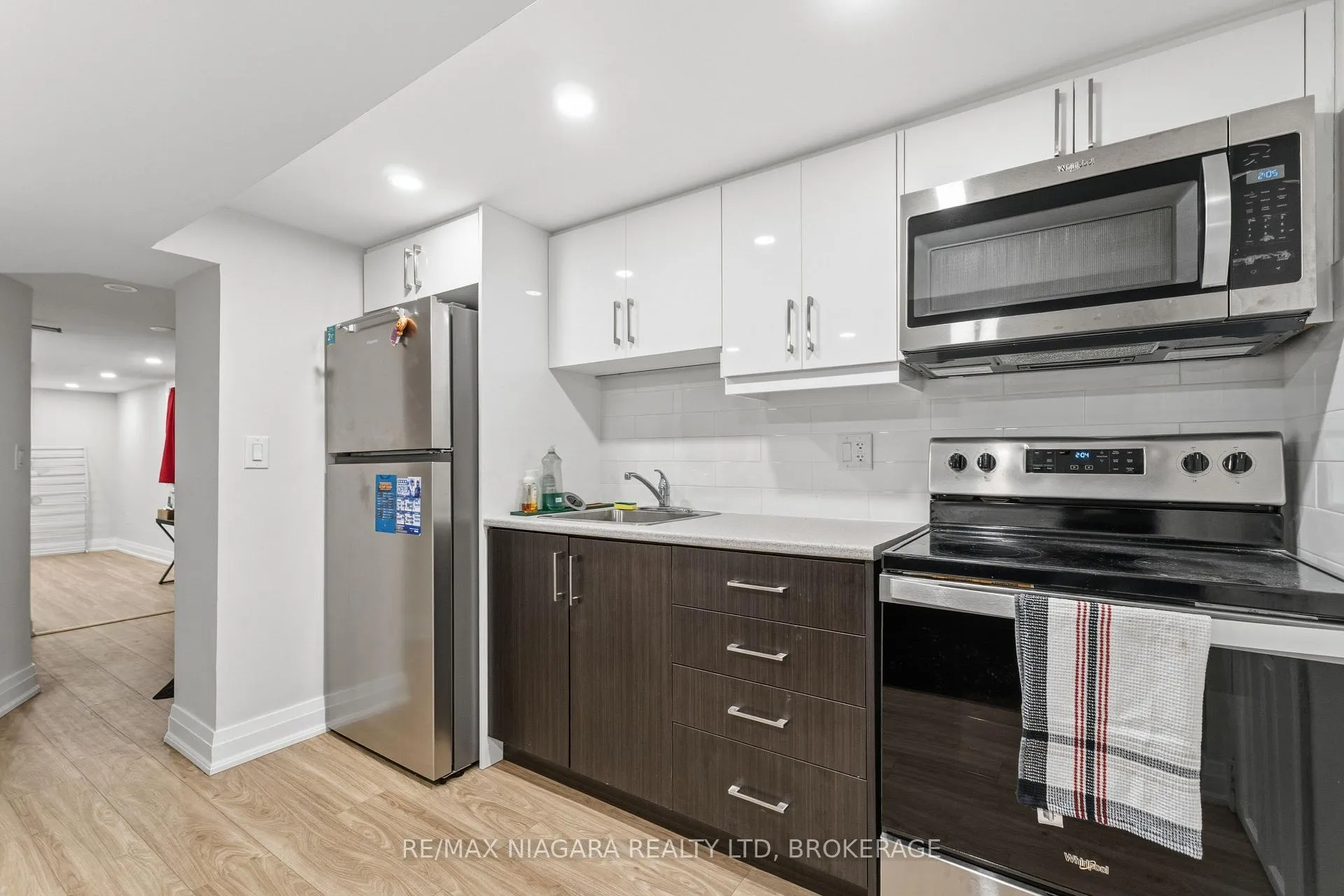 Photo 7 of Unit 6, 237 Church Street, St. Catharines, E. Chester — HOMEH