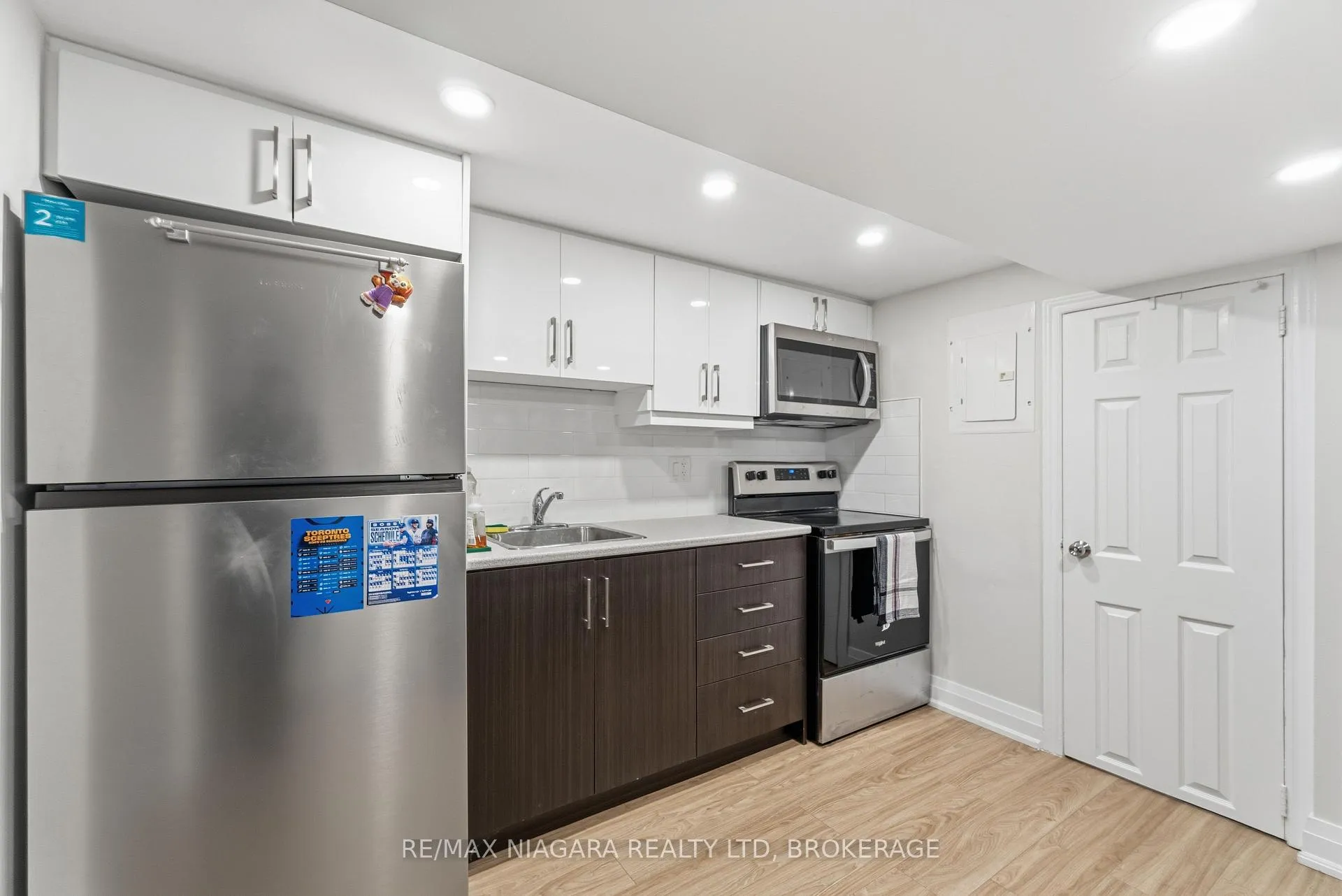 Photo 8 of Unit 6, 237 Church Street, St. Catharines, E. Chester — HOMEH