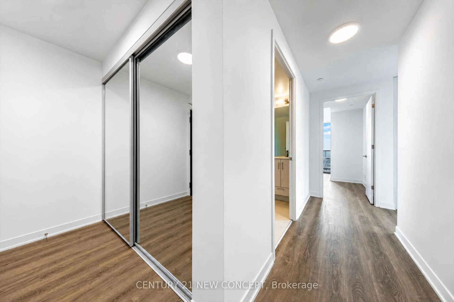 Photo 9 of Unit 3810, 180 Front Street E, Toronto, Moss Park — HOMEH