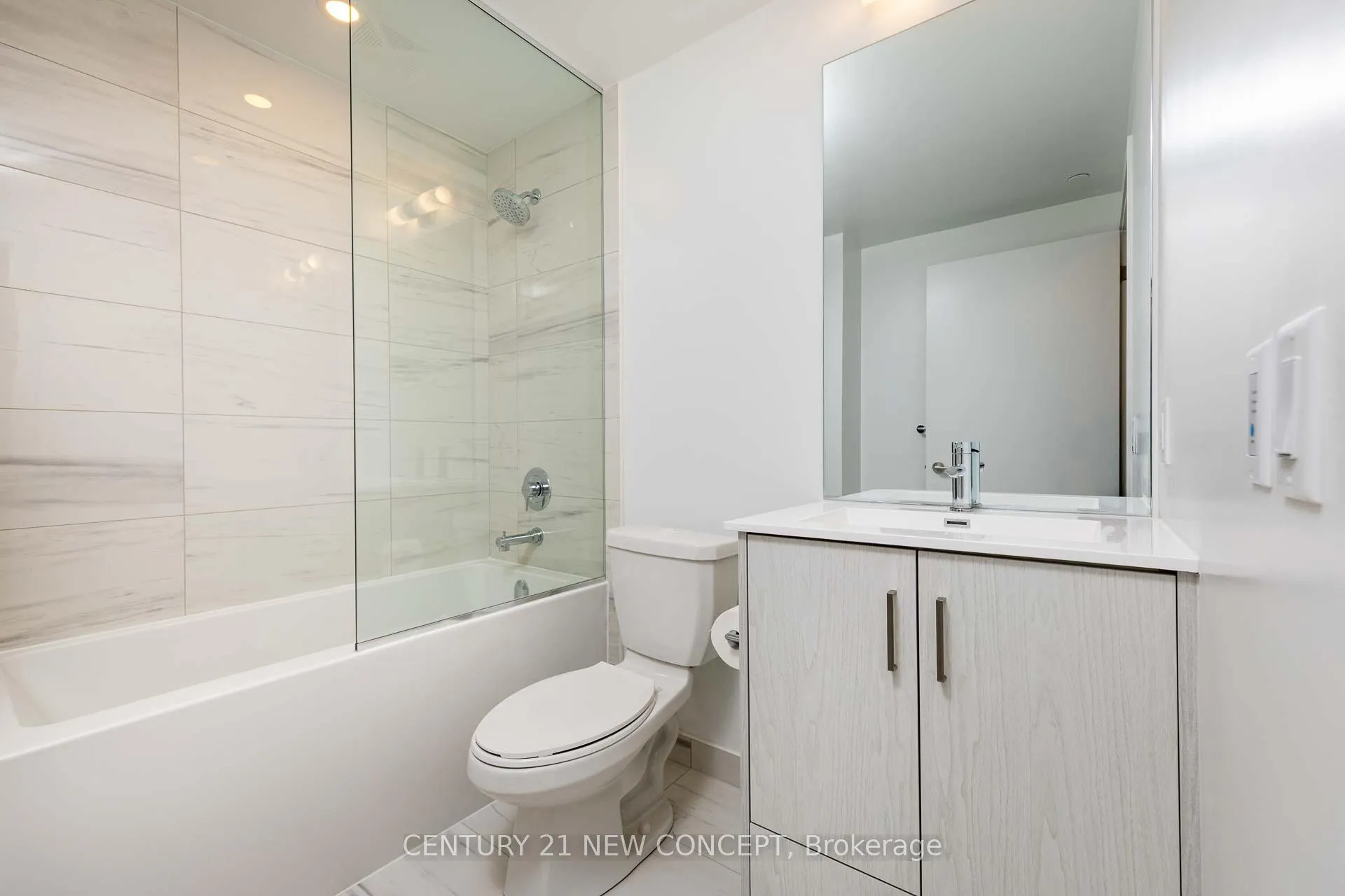Photo 12 of Unit 3810, 180 Front Street E, Toronto, Moss Park — HOMEH