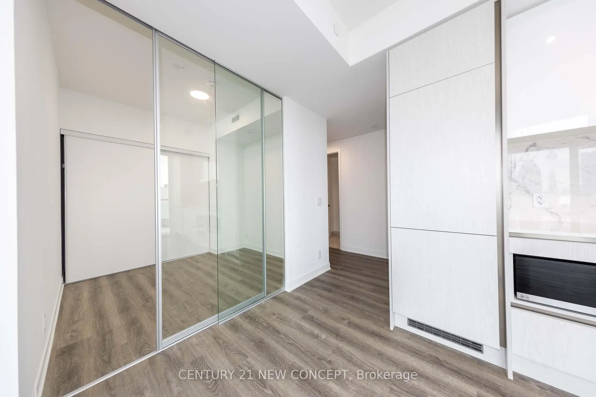 Photo 13 of Unit 3810, 180 Front Street E, Toronto, Moss Park — HOMEH