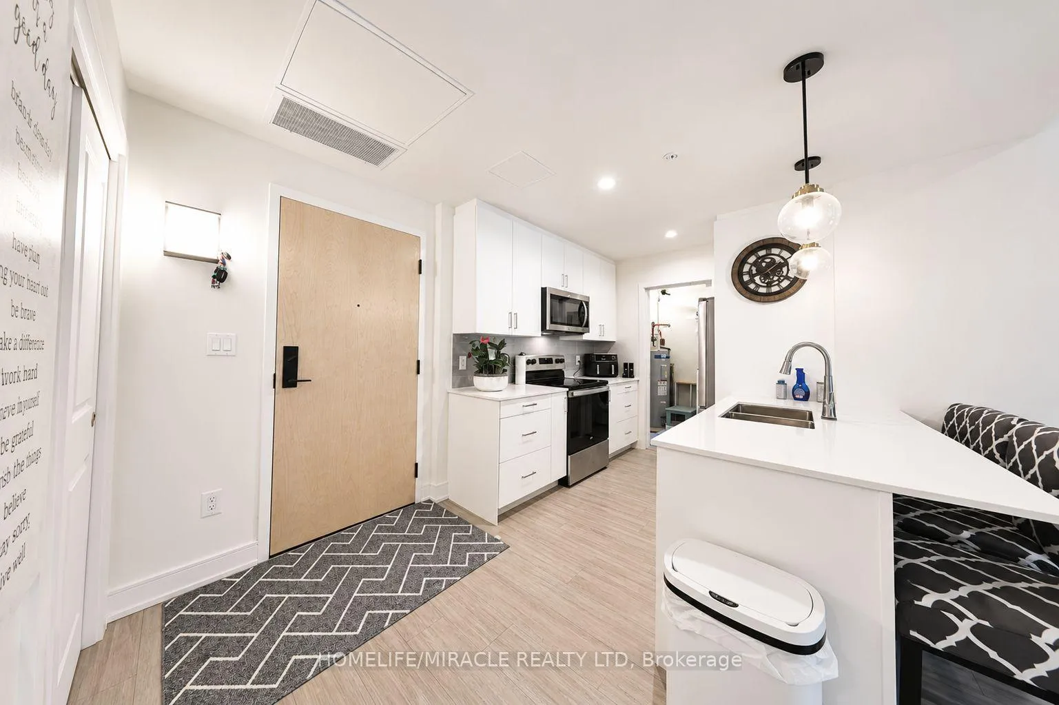 Photo 4 of Unit 322, 121 Mary Street, Clearview, Creemore — HOMEH