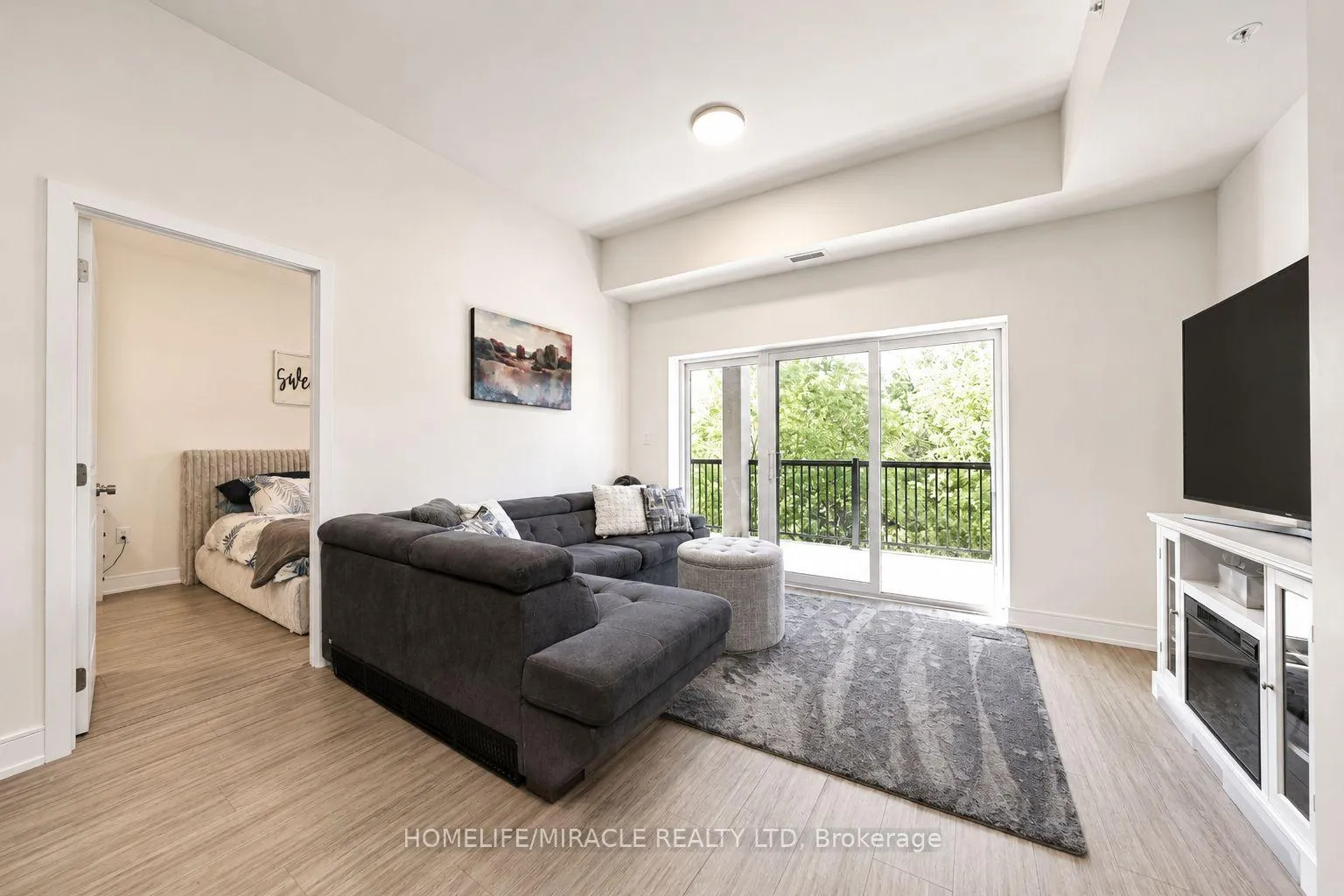 Photo 6 of Unit 322, 121 Mary Street, Clearview, Creemore — HOMEH