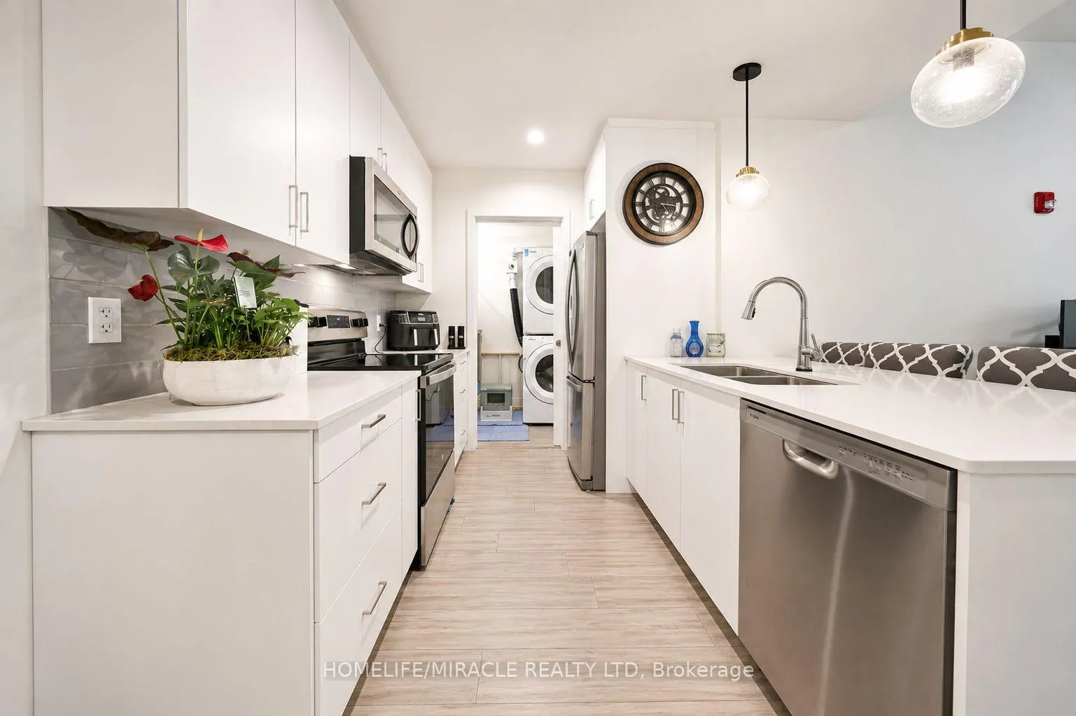Photo 7 of Unit 322, 121 Mary Street, Clearview, Creemore — HOMEH