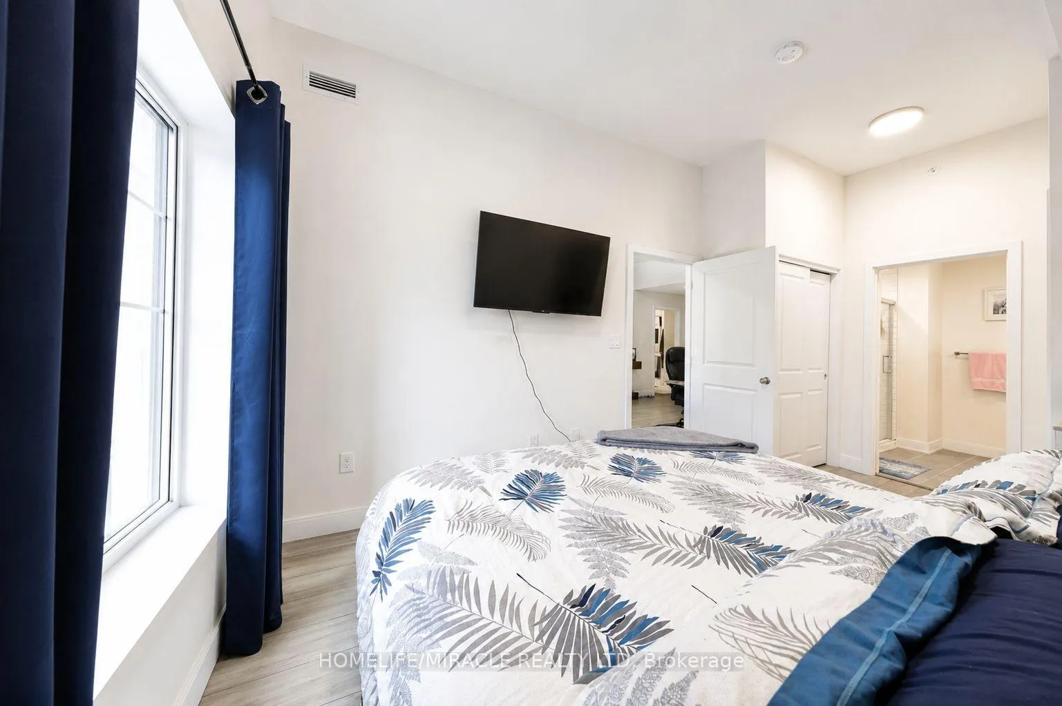 Photo 11 of Unit 322, 121 Mary Street, Clearview, Creemore — HOMEH