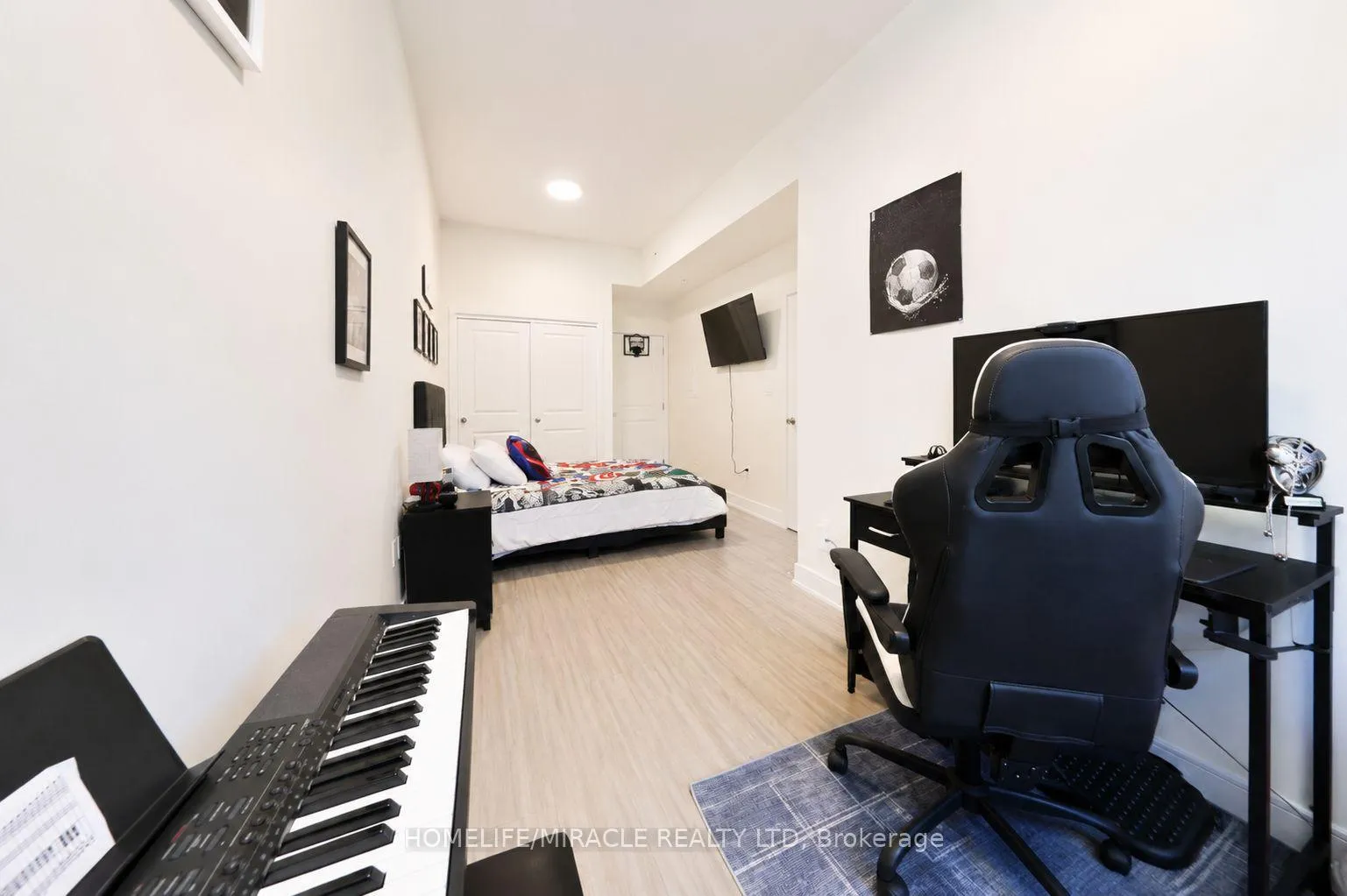 Photo 16 of Unit 322, 121 Mary Street, Clearview, Creemore — HOMEH