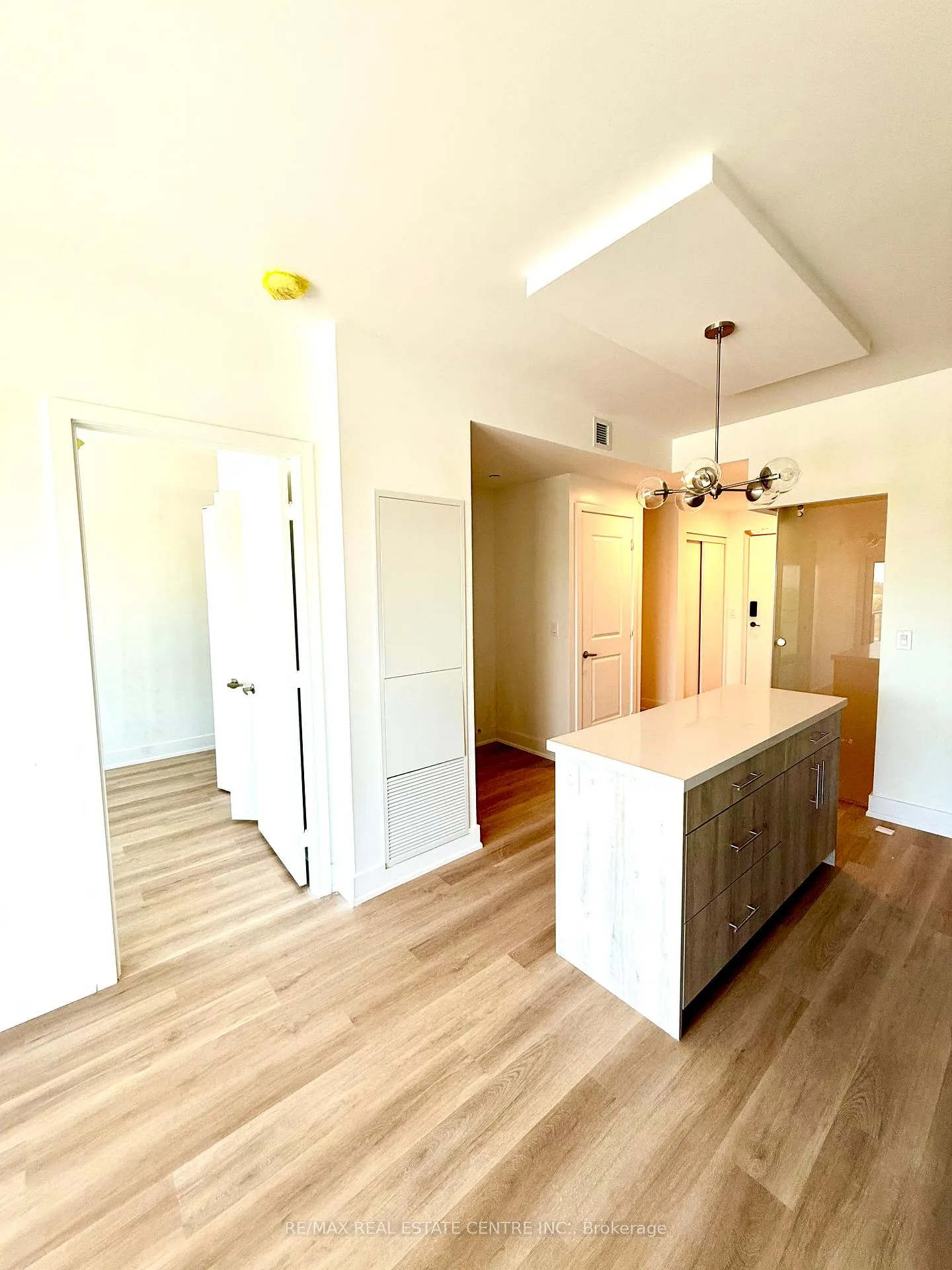 Photo 5 of Unit 724, 575 Conklin Road, Brantford, Empire South — HOMEH