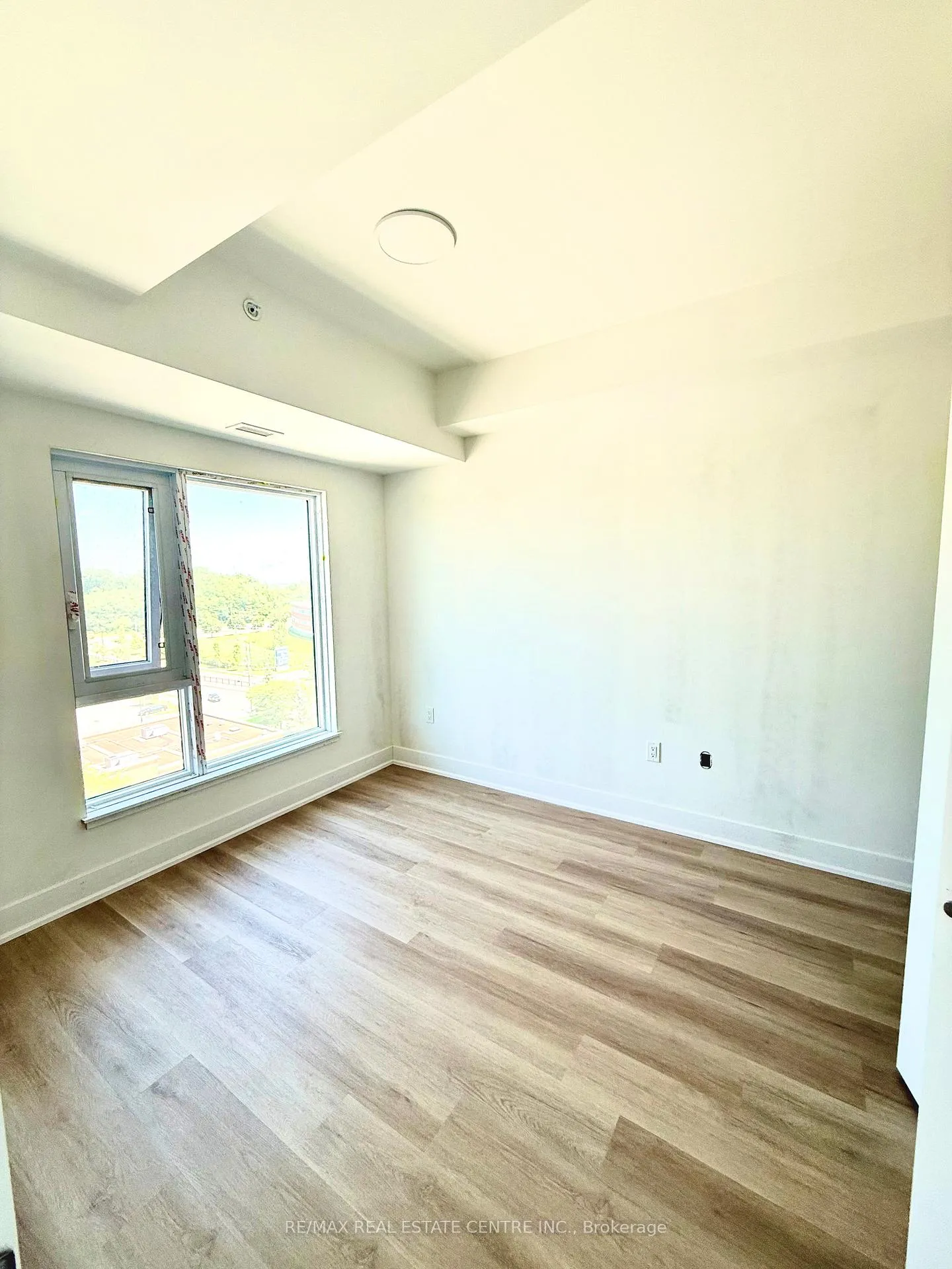 Photo 8 of Unit 724, 575 Conklin Road, Brantford, Empire South — HOMEH