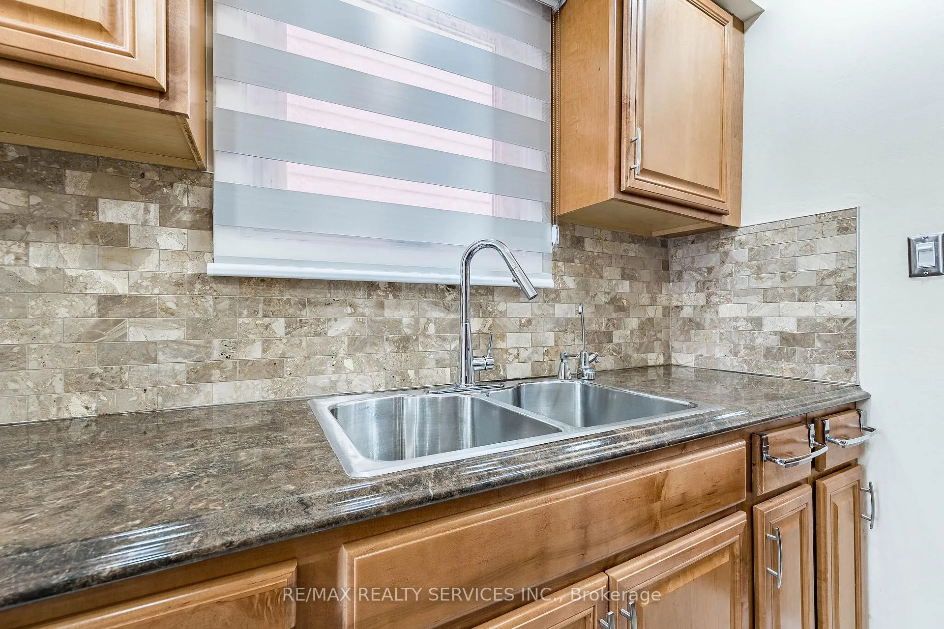 Photo 11 of 5 Wikander Way, Brampton, Madoc — HOMEH