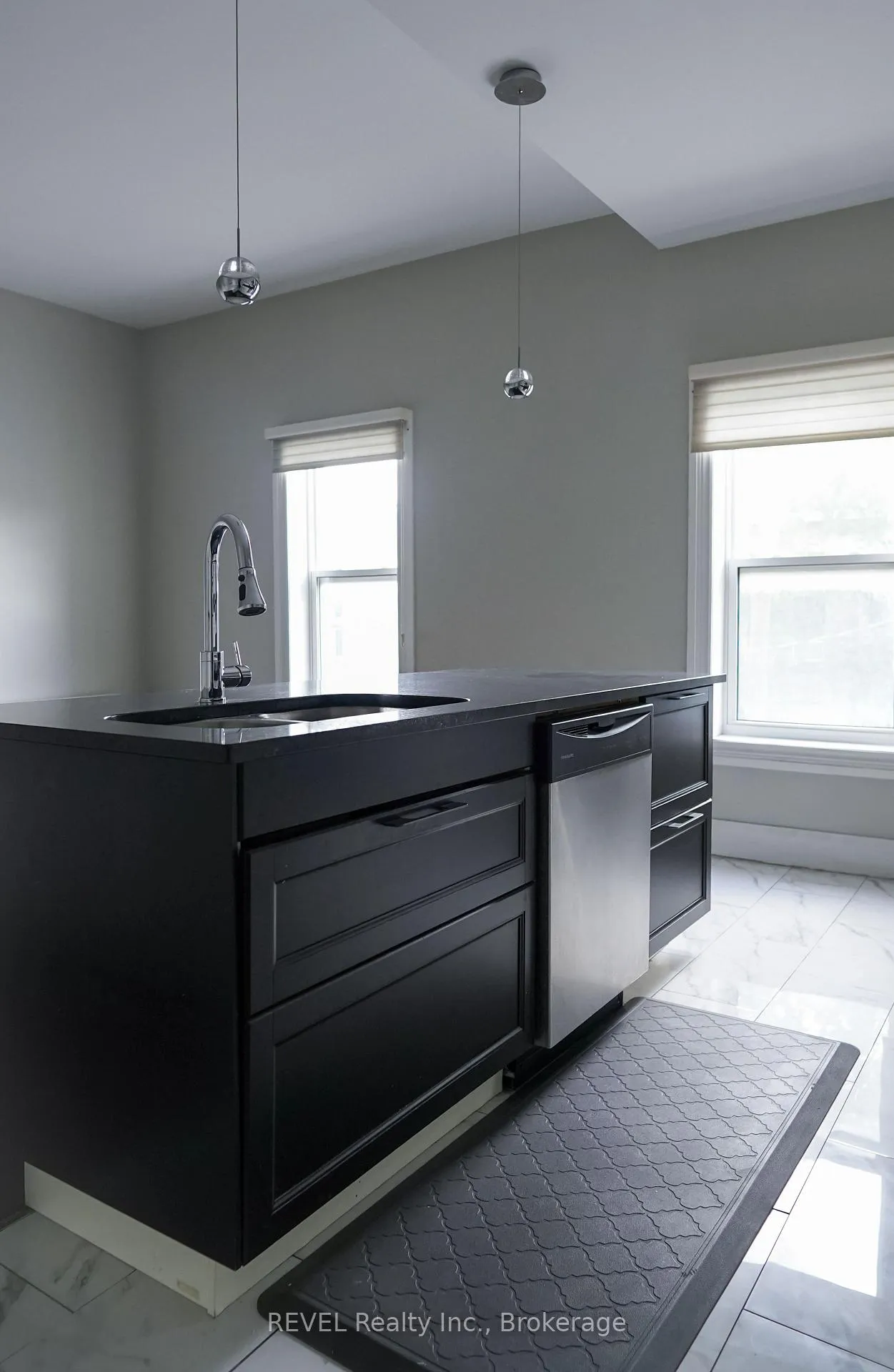 Photo 3 of Unit 2, 18 Clairmont Street, Thorold, Thorold Downtown — HOMEH