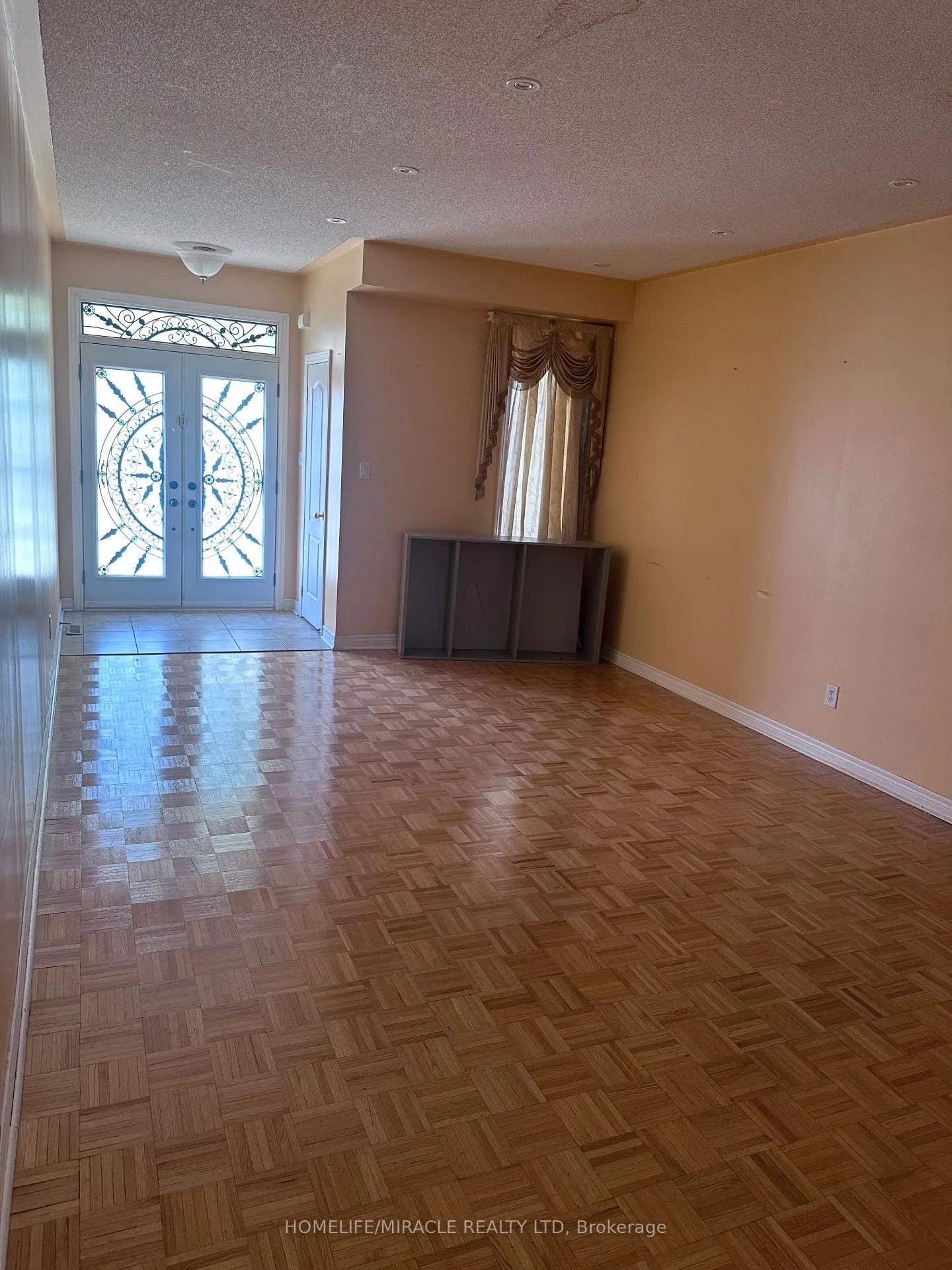 Photo 5 of 316 Mountainash Road W, Brampton, Sandringham-Wellington — HOMEH