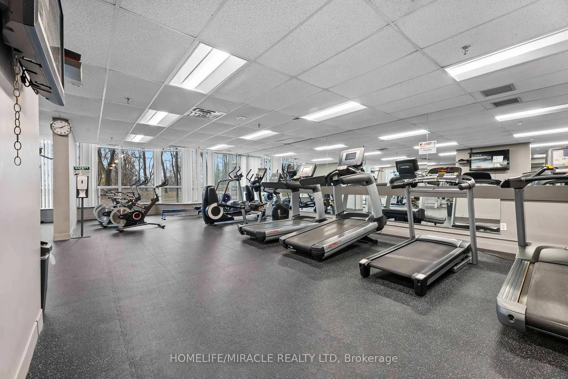 Photo 6 of Unit 405, 5 Rowntree Road, Etobicoke, Mount Olive-Silverstone-Jamestown — HOMEH