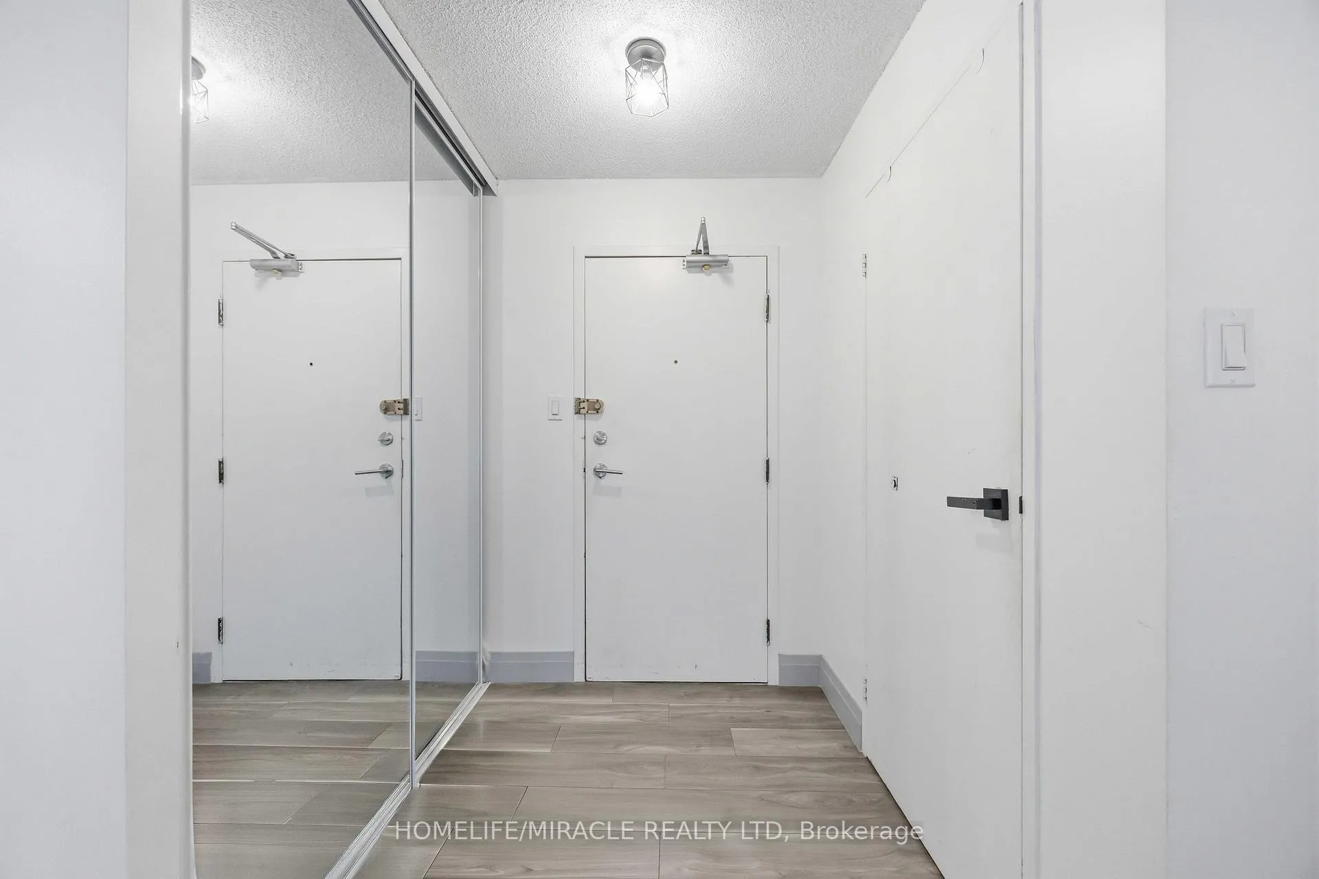 Photo 10 of Unit 405, 5 Rowntree Road, Etobicoke, Mount Olive-Silverstone-Jamestown — HOMEH