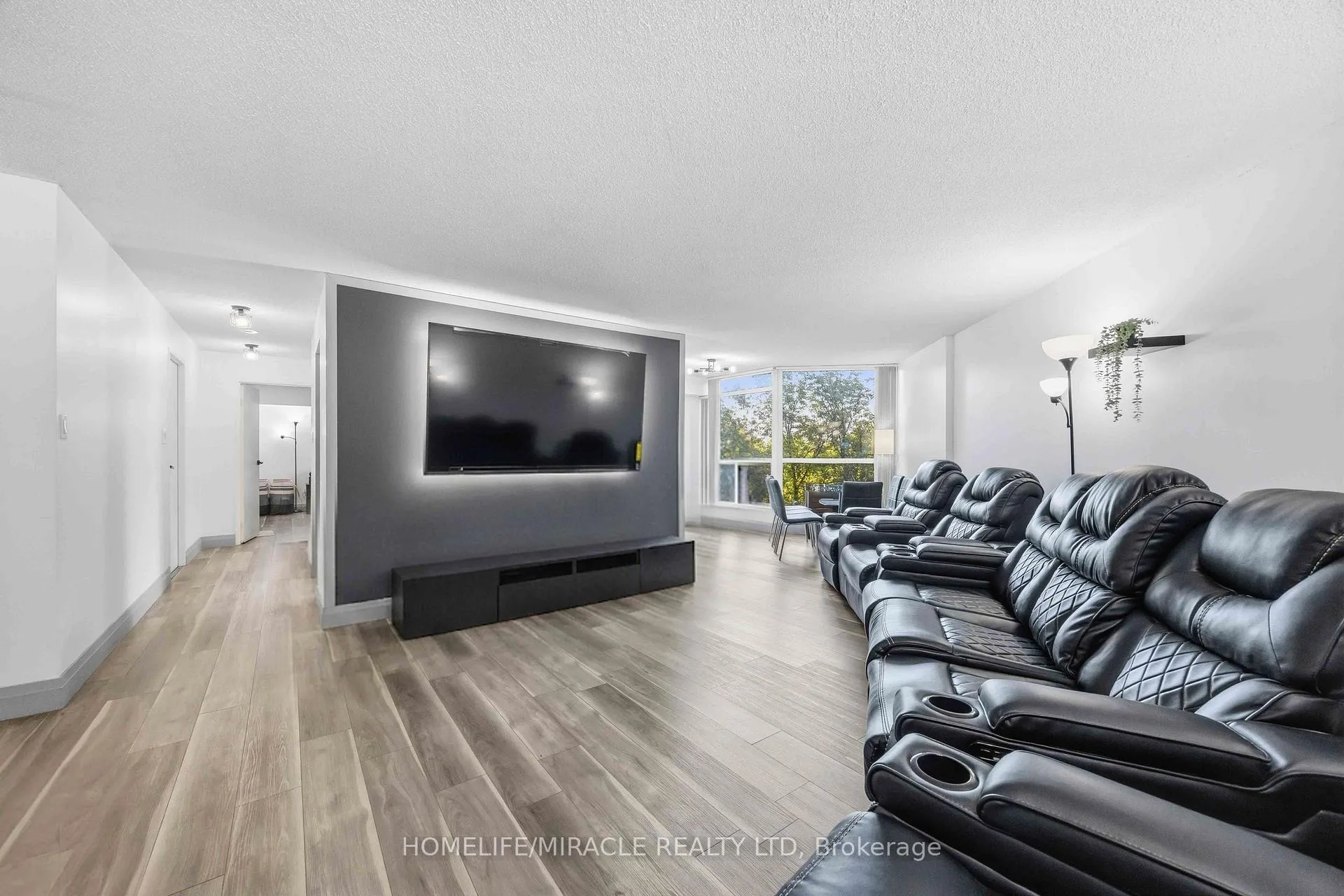 Photo 12 of Unit 405, 5 Rowntree Road, Etobicoke, Mount Olive-Silverstone-Jamestown — HOMEH