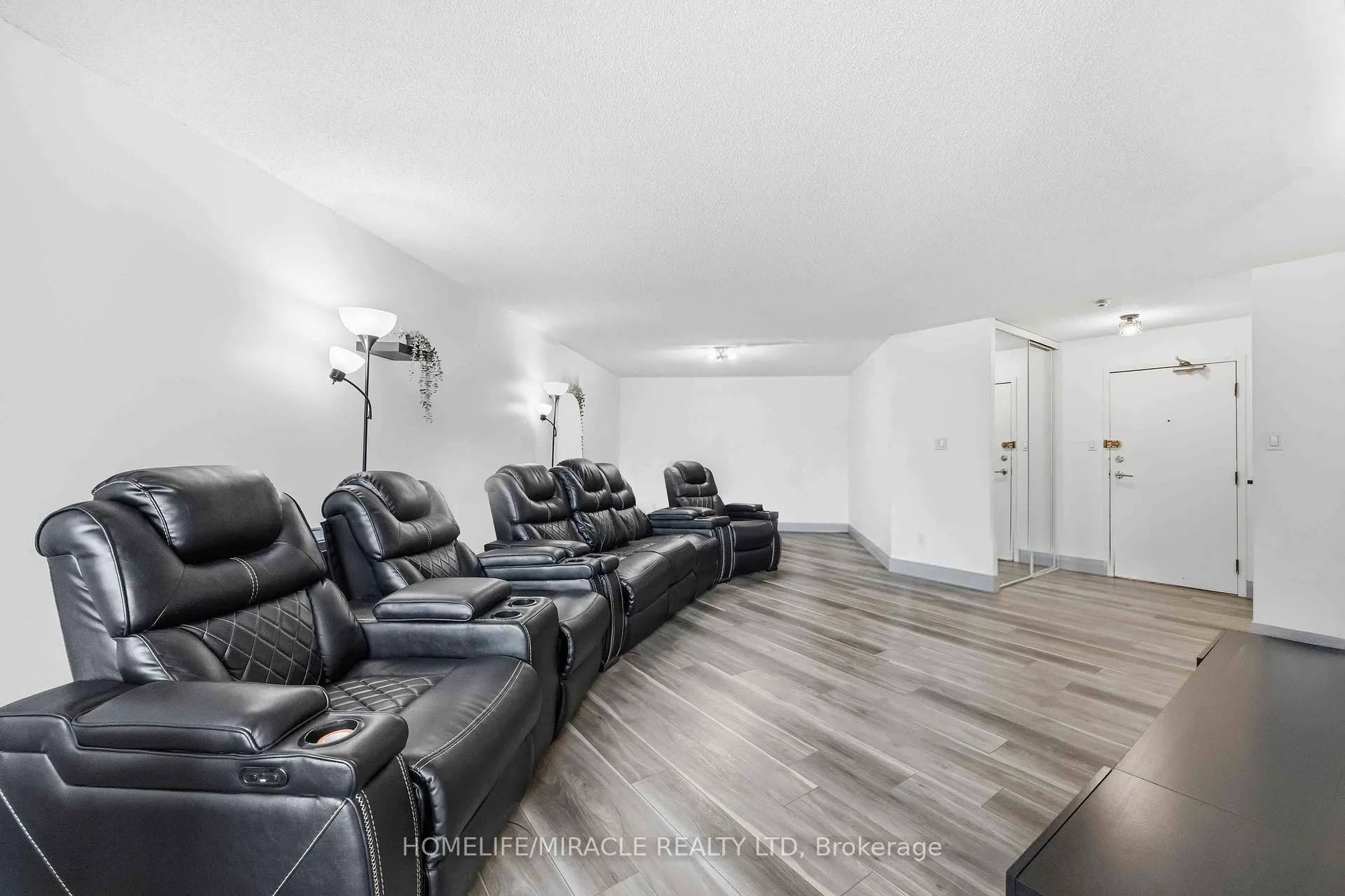 Photo 13 of Unit 405, 5 Rowntree Road, Etobicoke, Mount Olive-Silverstone-Jamestown — HOMEH