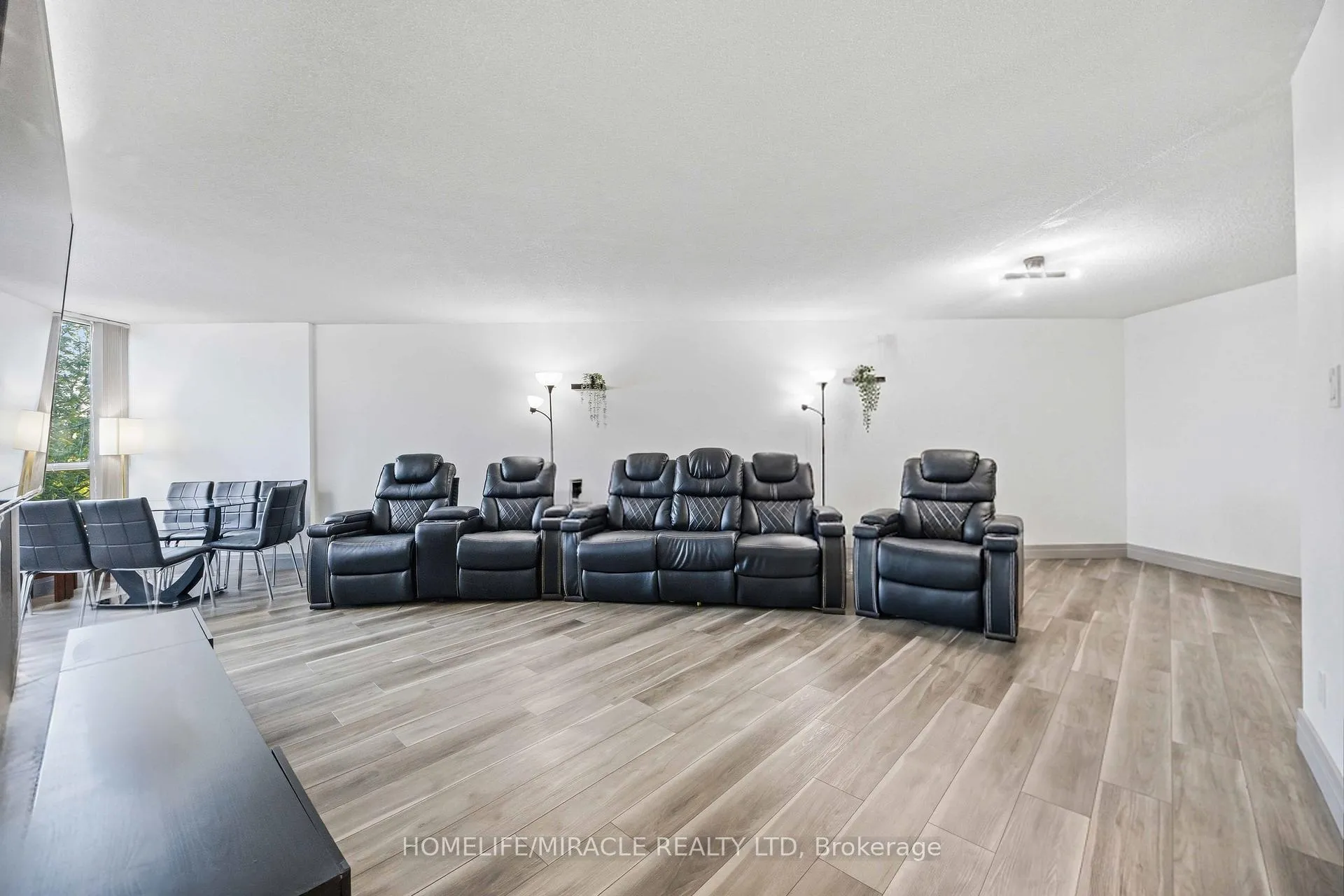 Photo 14 of Unit 405, 5 Rowntree Road, Etobicoke, Mount Olive-Silverstone-Jamestown — HOMEH