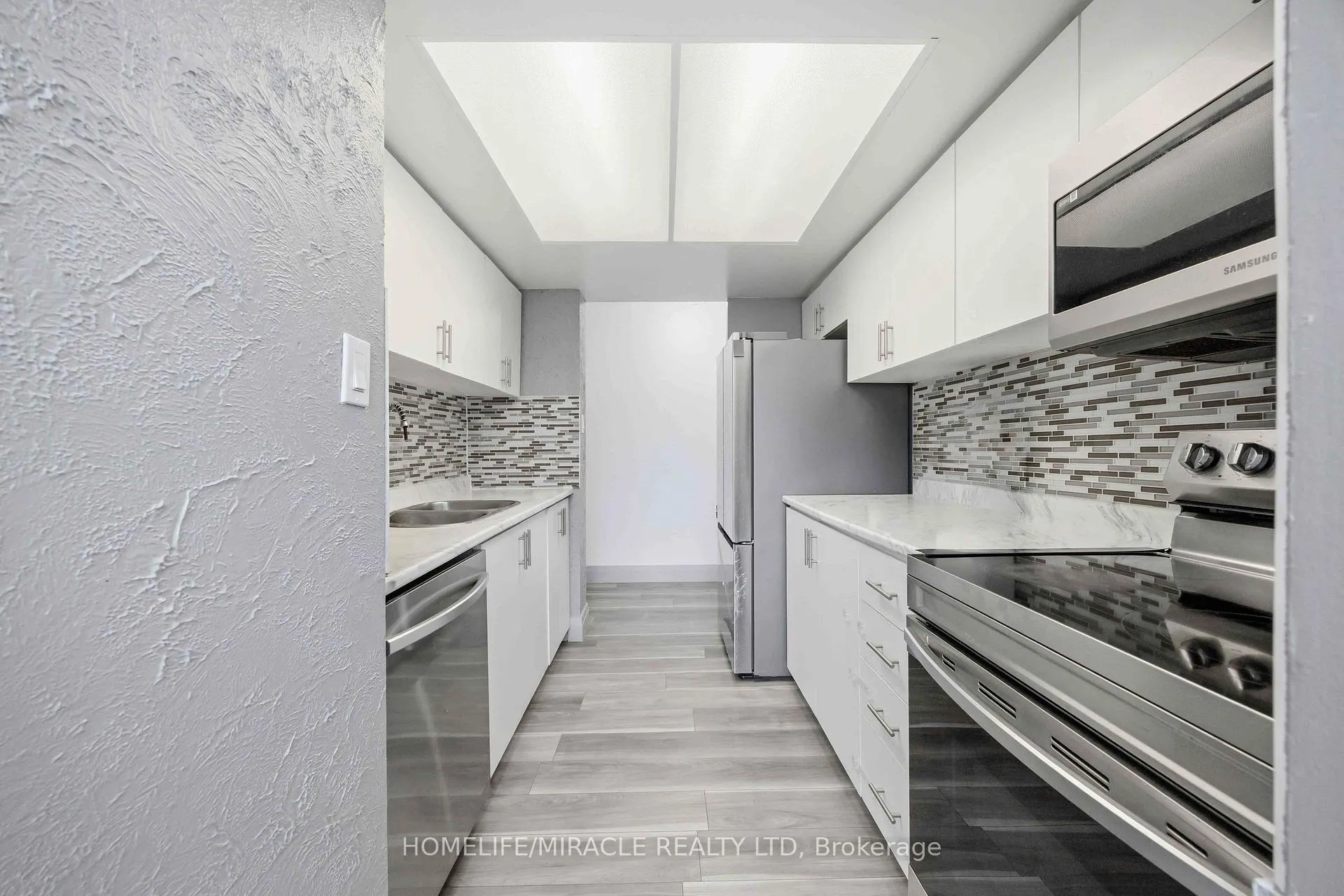 Photo 18 of Unit 405, 5 Rowntree Road, Etobicoke, Mount Olive-Silverstone-Jamestown — HOMEH