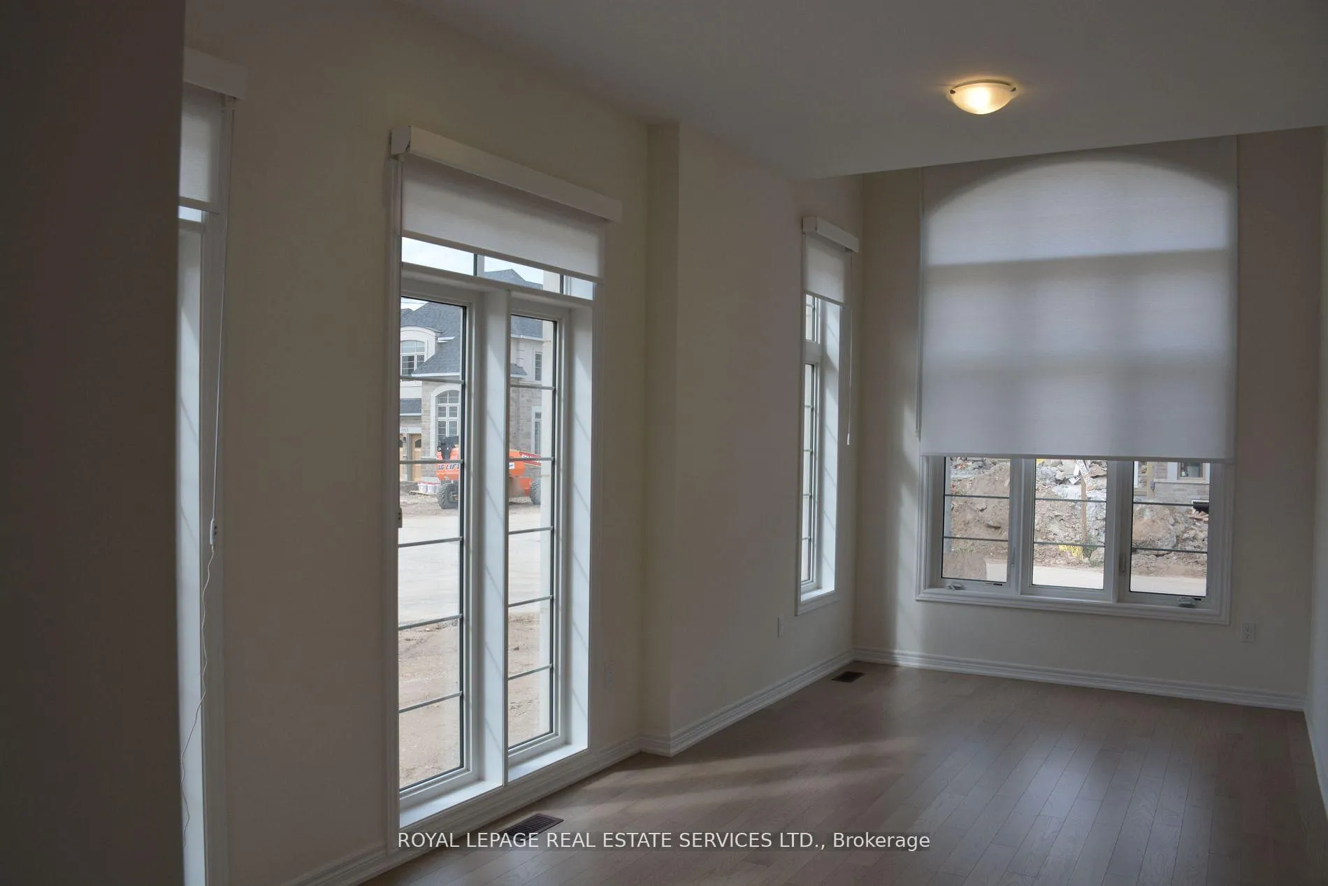 Photo 3 of 3934 Koenig Road, Burlington, Alton — HOMEH
