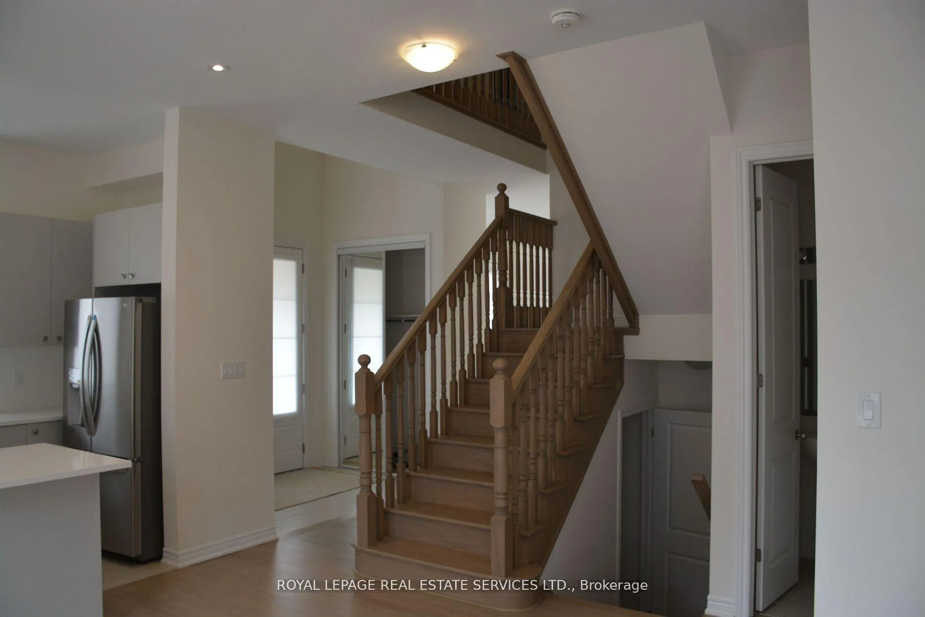 Photo 7 of 3934 Koenig Road, Burlington, Alton — HOMEH