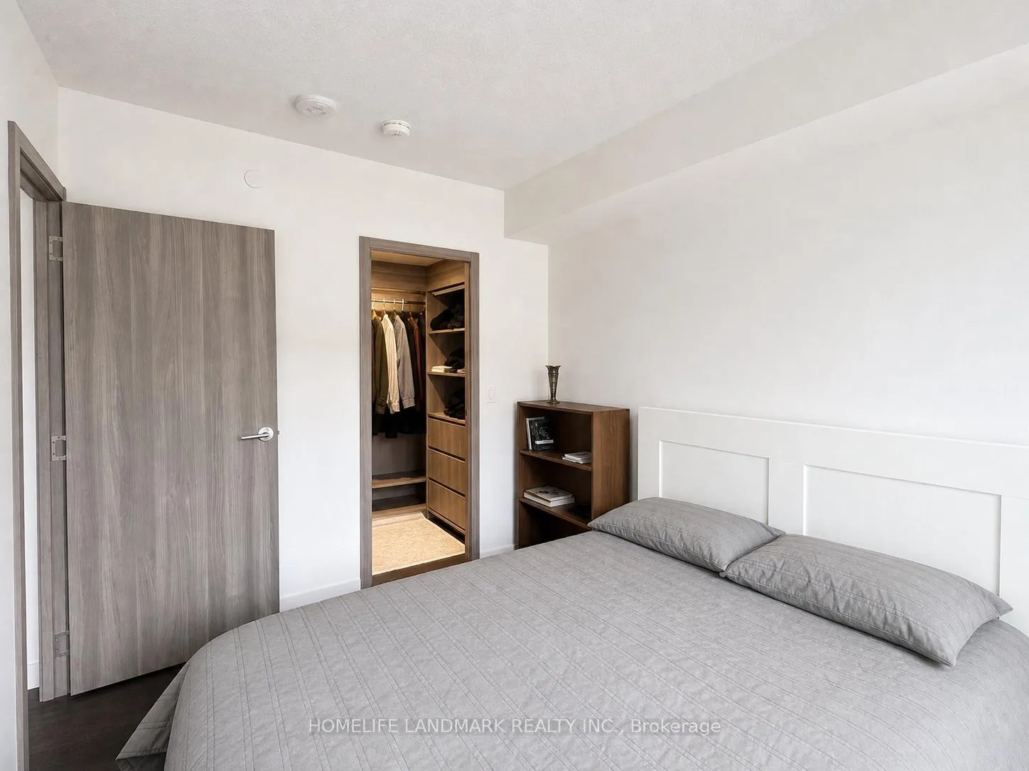 Photo 2 of Unit 803, 38 Widmer Street, Toronto, Waterfront Communities — HOMEH
