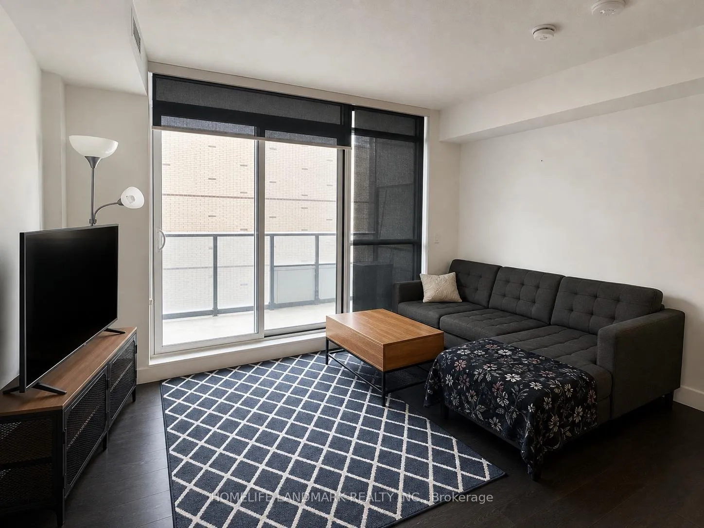 Photo 4 of Unit 803, 38 Widmer Street, Toronto, Waterfront Communities — HOMEH