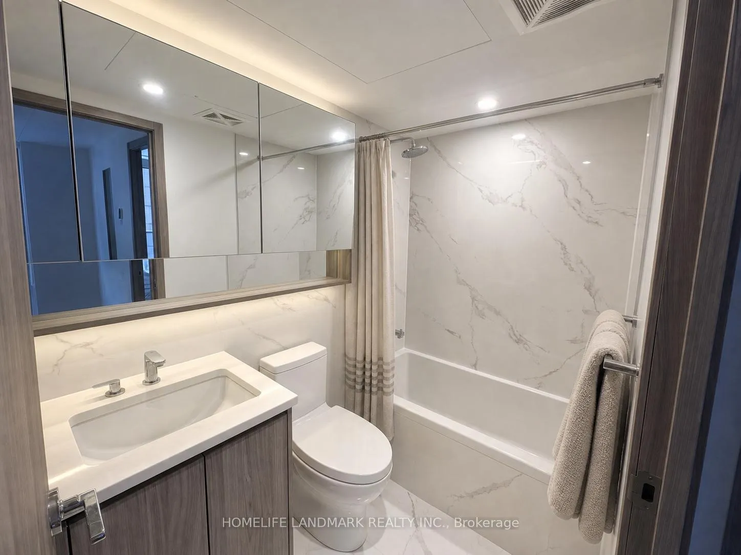 Photo 9 of Unit 803, 38 Widmer Street, Toronto, Waterfront Communities — HOMEH