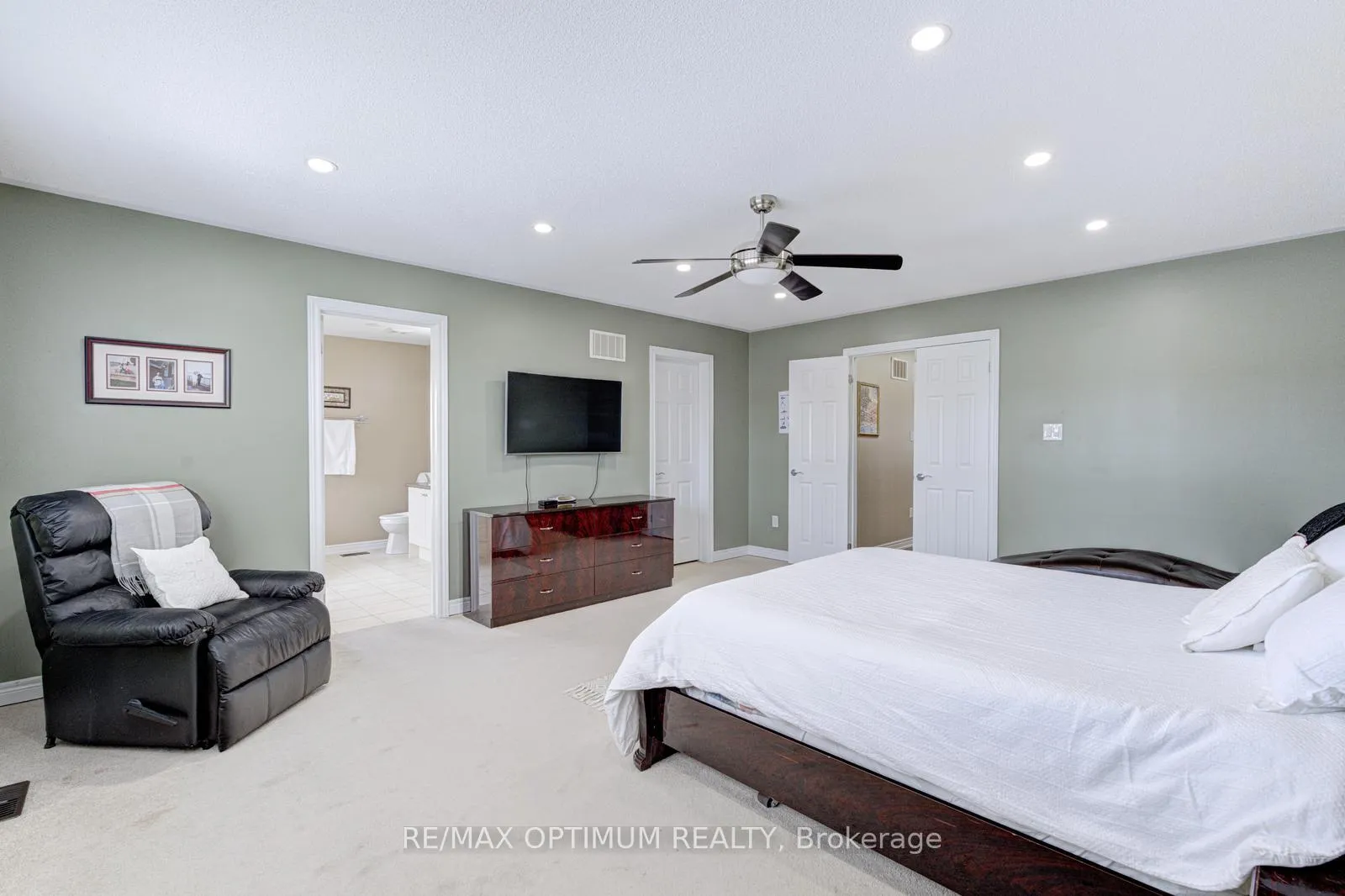 Photo 23 of 9 Ballyhaise Crescent, Brampton, Credit Valley — HOMEH